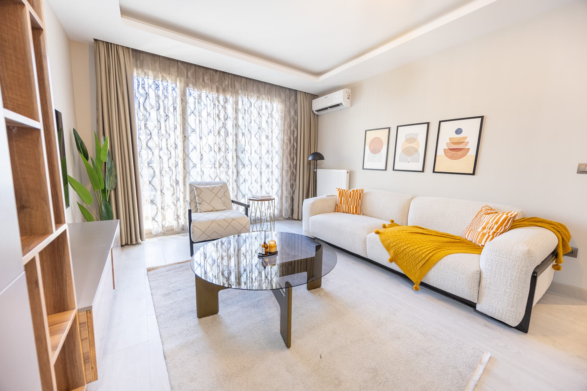 Relax Unwind: Inviting 1BR Apt, Cozy Interiors, apartamento amueblado en Küçükçekmece, Istanbul — image 2