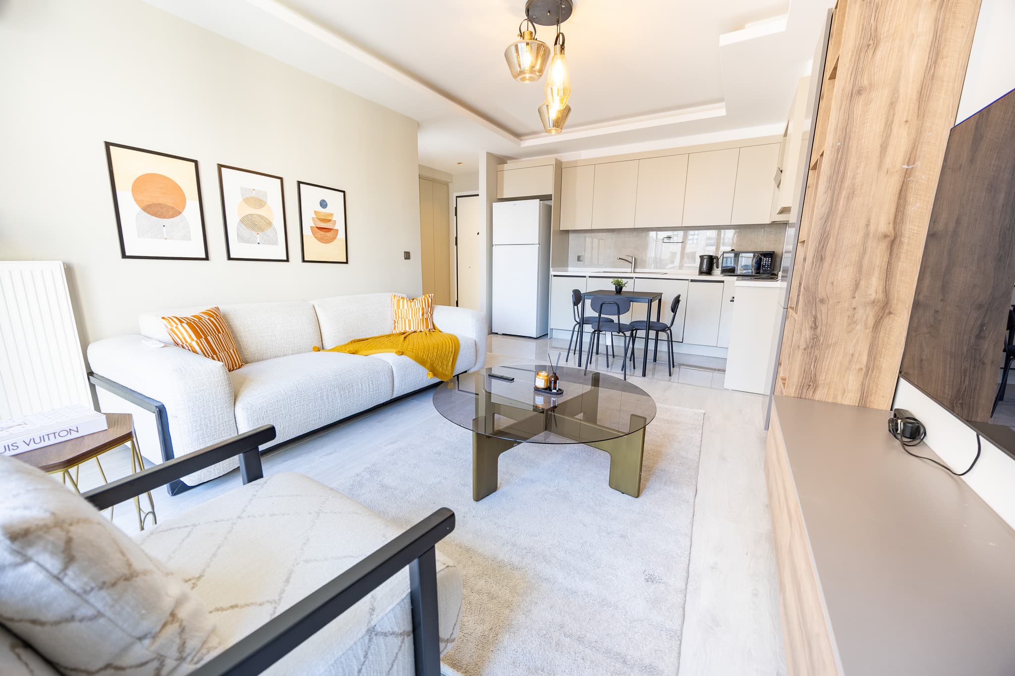 Relax Unwind: Inviting 1BR Apt, Cozy Interiors, apartamento amueblado en Küçükçekmece, Istanbul — image 5