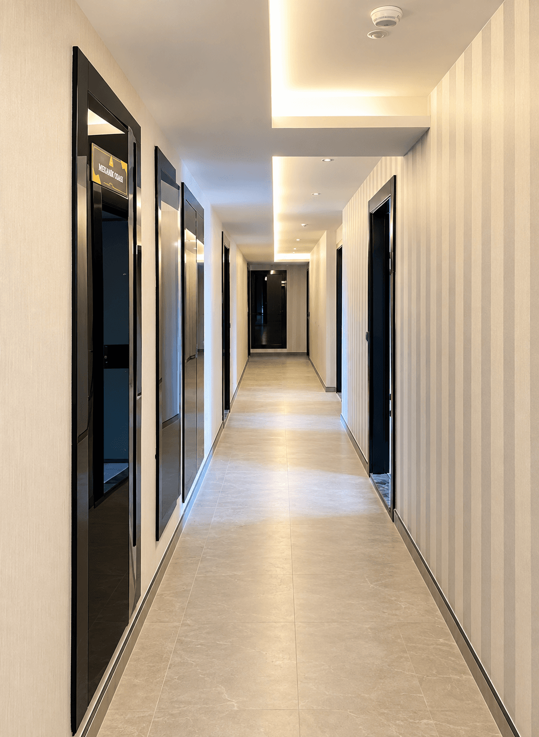 Relax Unwind: Inviting 1BR Apt, Cozy Interiors, apartamento amueblado en Küçükçekmece, Istanbul — image 21