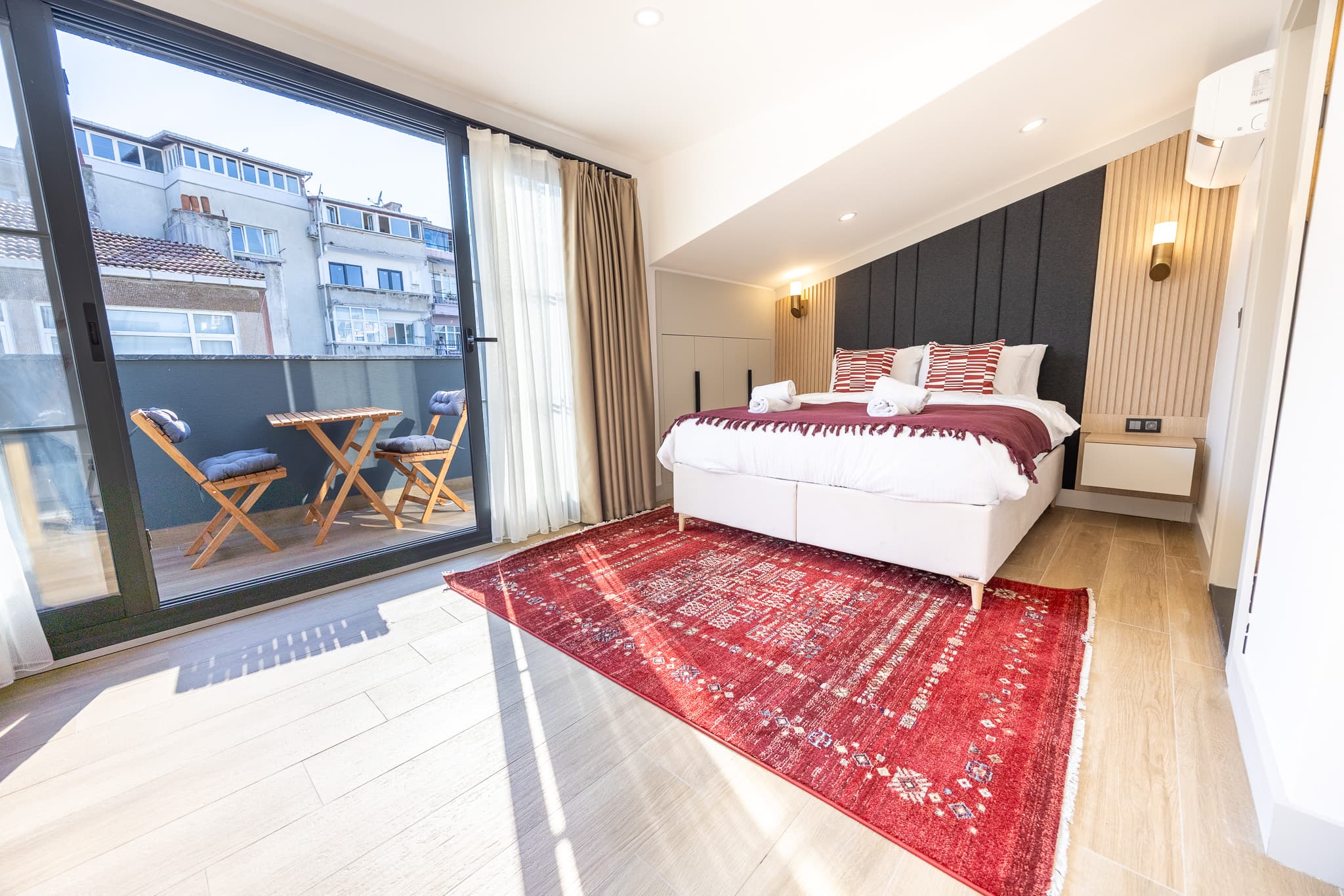 Modern & Bright 1BR Duplex  with Private Terrace ، شقة مفروشة في Beyoğlu, Istanbul — image 7