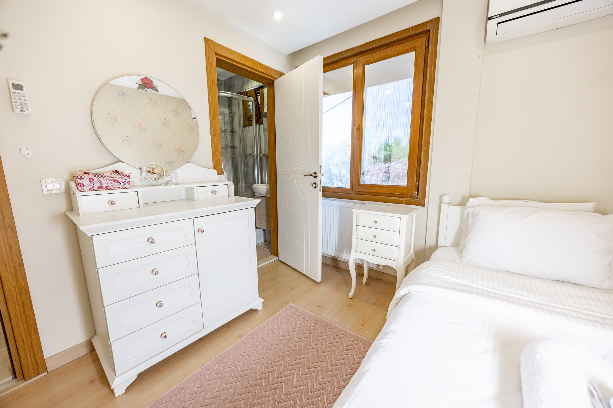 Sea View Villa | Private Pool, möbliertes Apartment in Büyükçekmece, Istanbul — image 34