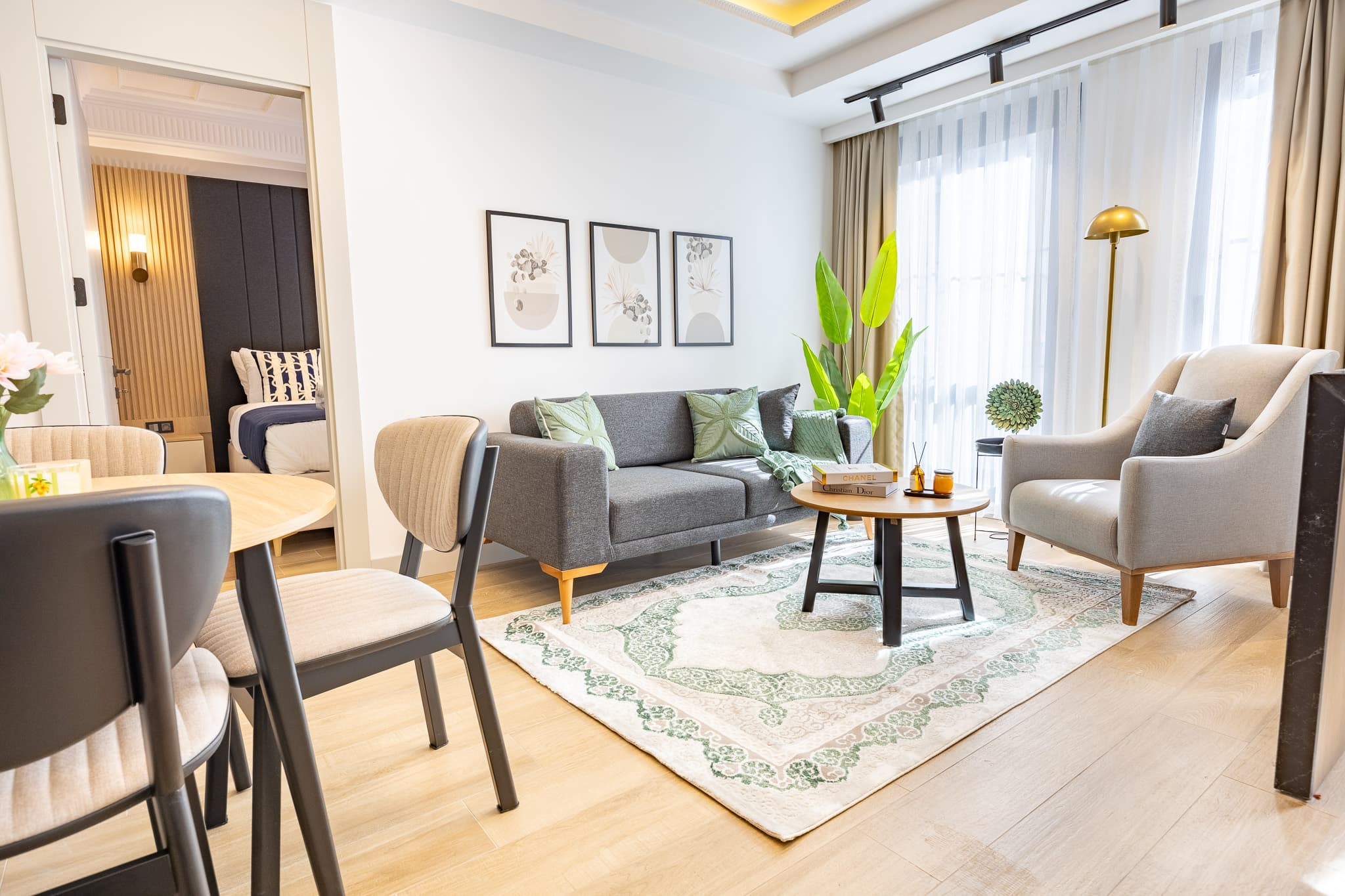 Elegant 1BR | Bright Modern Living، شقة مفروشة في Beyoğlu, Istanbul — image 2