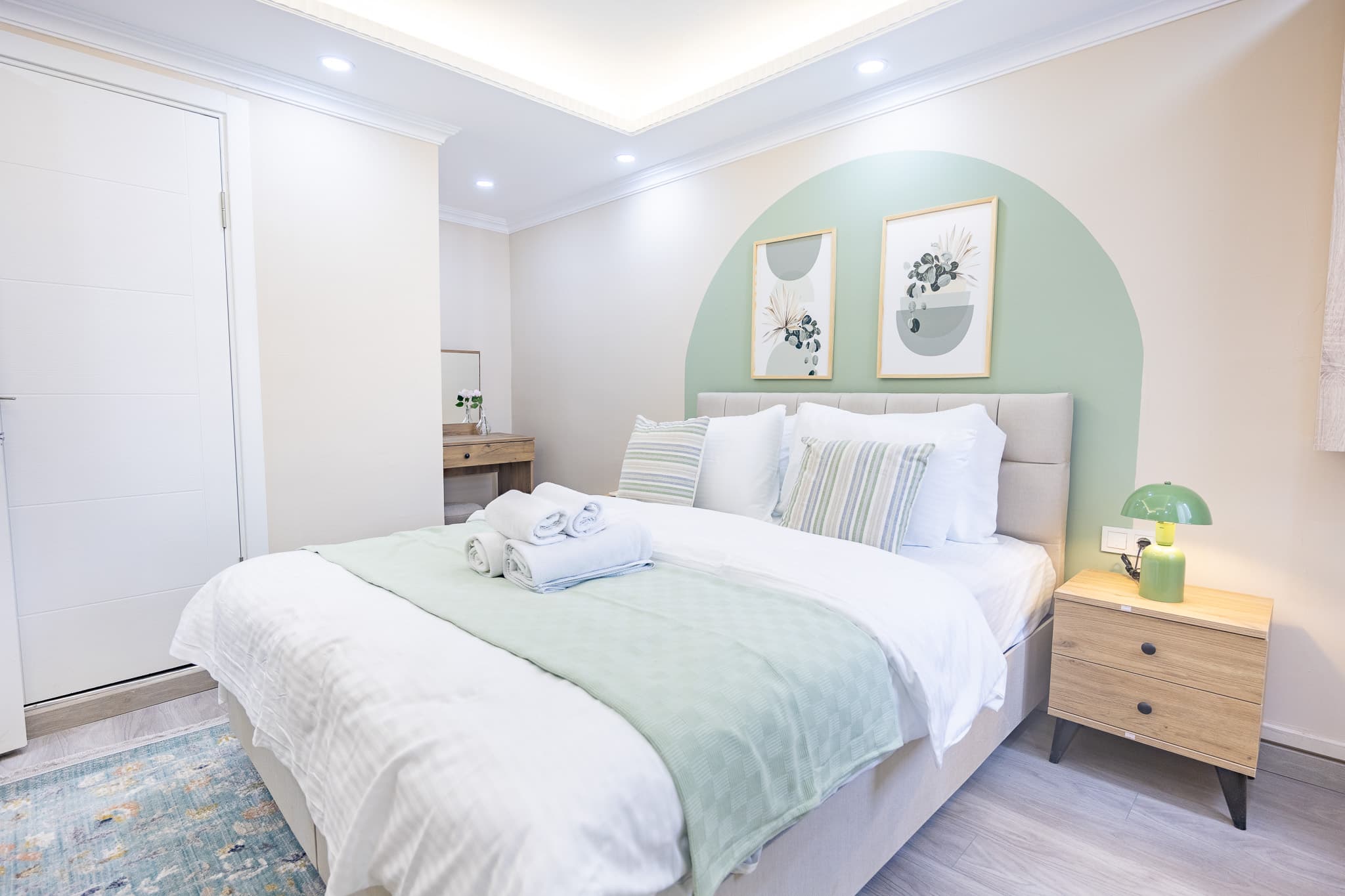 Bright & Modern 2 Bdr | Walk to Taksim, möbliertes Apartment in Beyoğlu, Istanbul — image 4