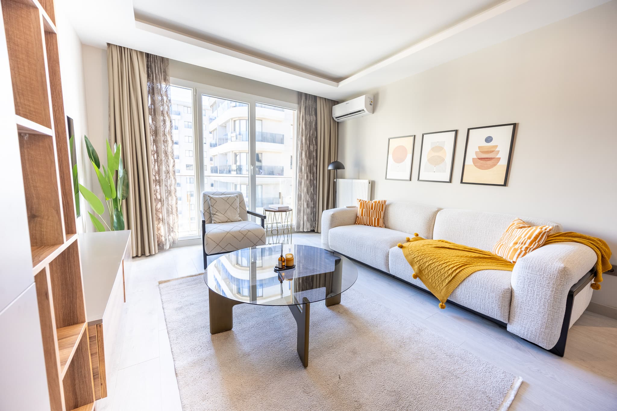 Relax Unwind: Inviting 1BR Apt, Cozy Interiors, apartamento amueblado en Küçükçekmece, Istanbul — image 3
