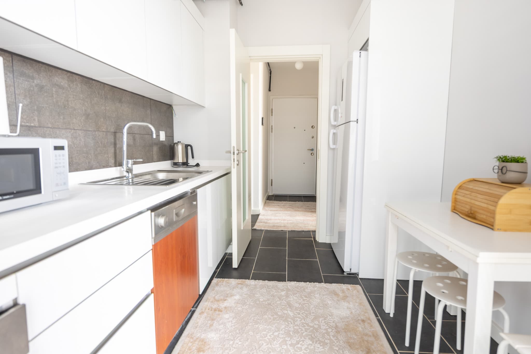 Modern 2BR Apt Near Vialand Mall  ، شقة مفروشة في Eyüpsultan, Istanbul — image 29