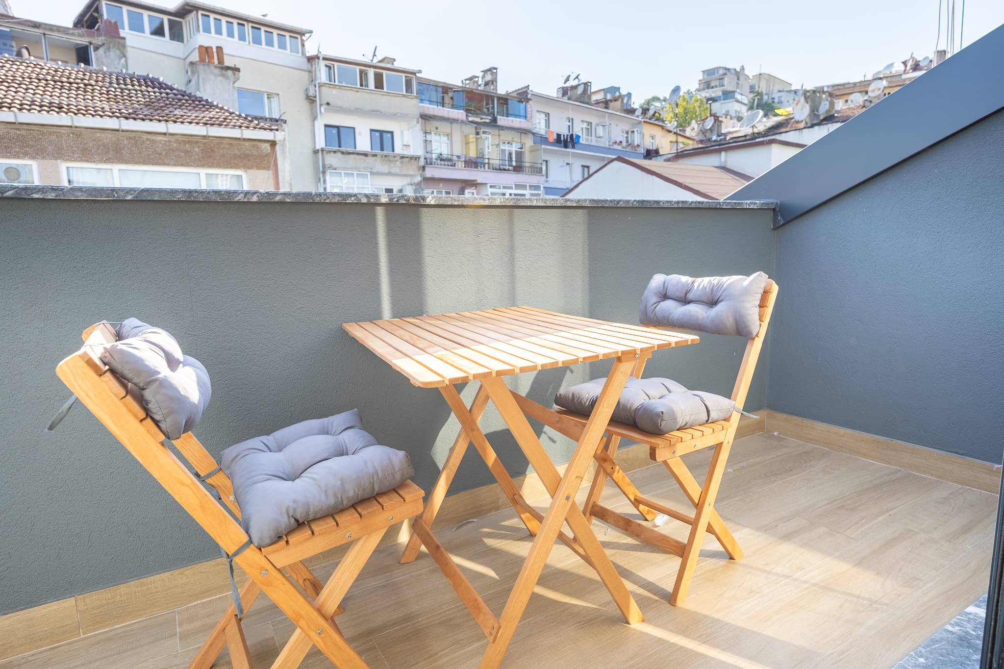 Modern & Bright 1BR Duplex  with Private Terrace ، شقة مفروشة في Beyoğlu, Istanbul — image 9