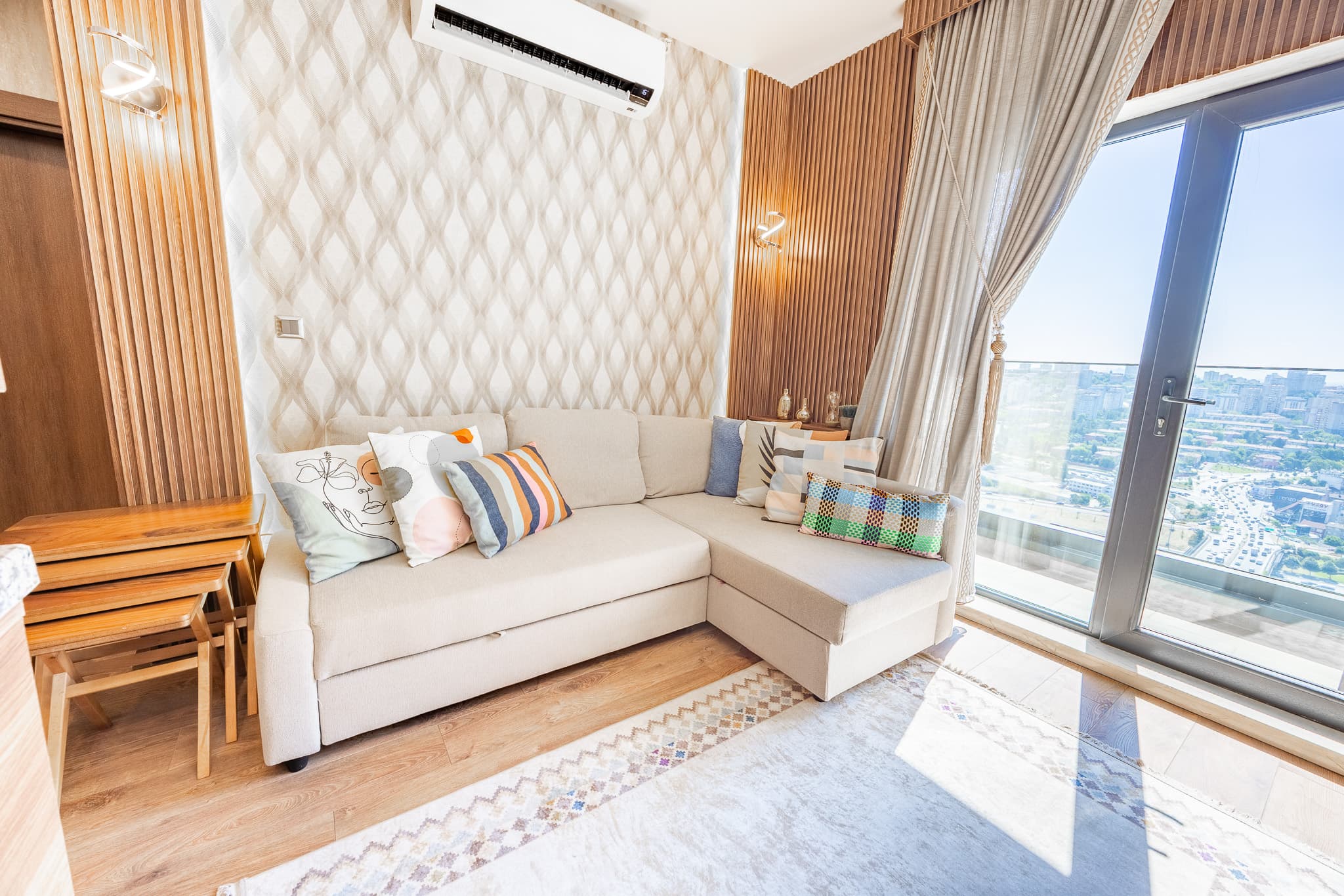 Warm & Stylish 1BR Apartment with City View, furnished apartment in Bağcılar, Istanbul — image 3