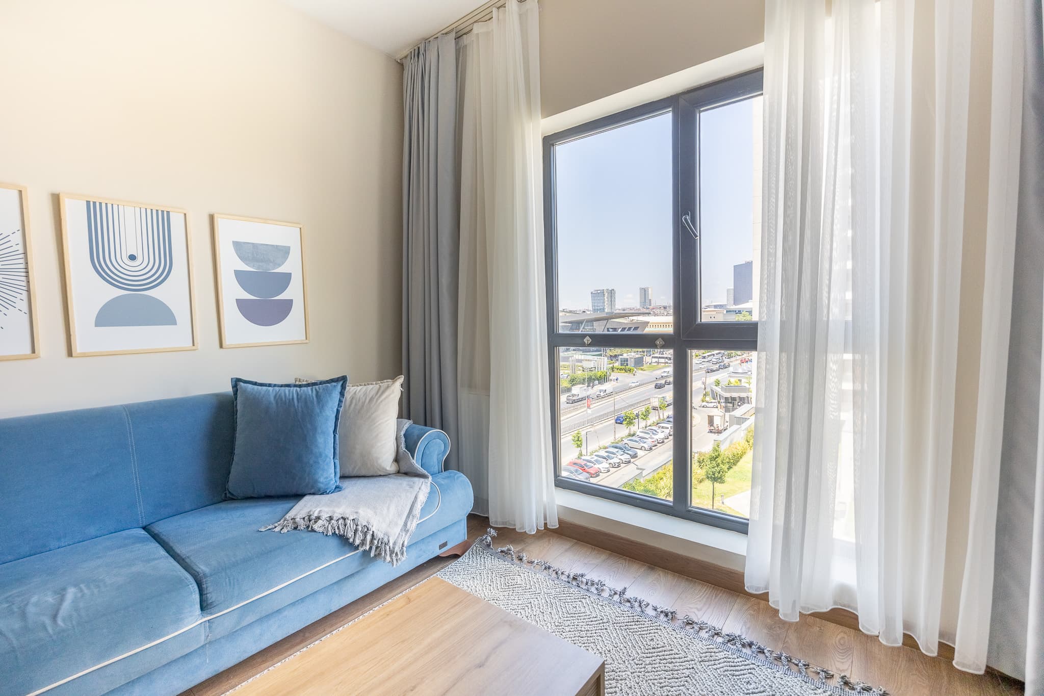 Spacious 1BR with City View | Next to 212 Outlet ، شقة مفروشة في Bağcılar, Istanbul — image 3