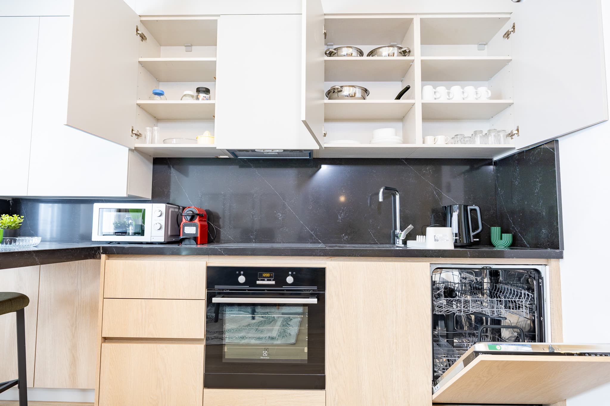 Elegant 1BR | Bright Modern Living، شقة مفروشة في Beyoğlu, Istanbul — image 18