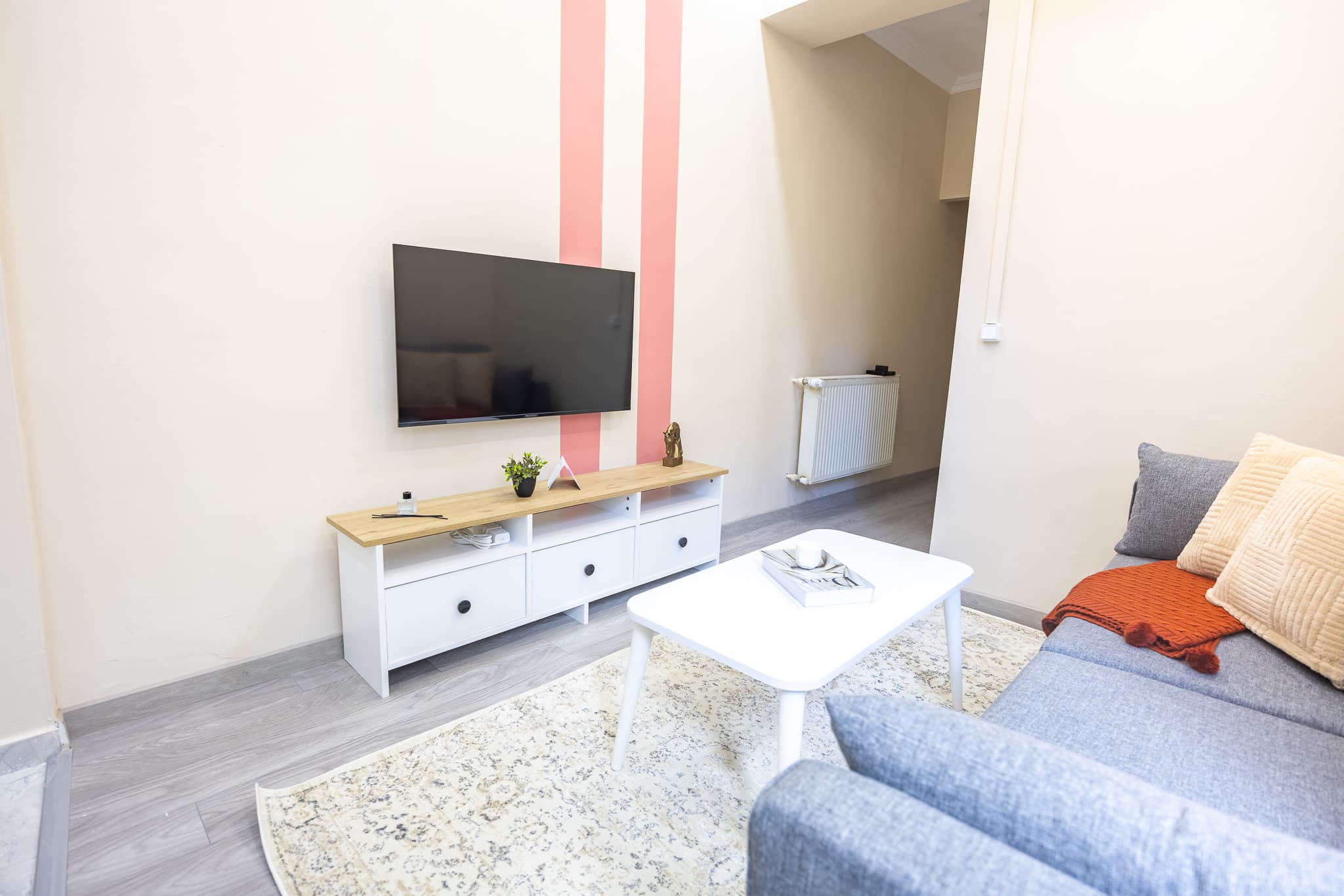 Bright & Modern 2 Bdr | Walk to Taksim, möbliertes Apartment in Beyoğlu, Istanbul — image 6