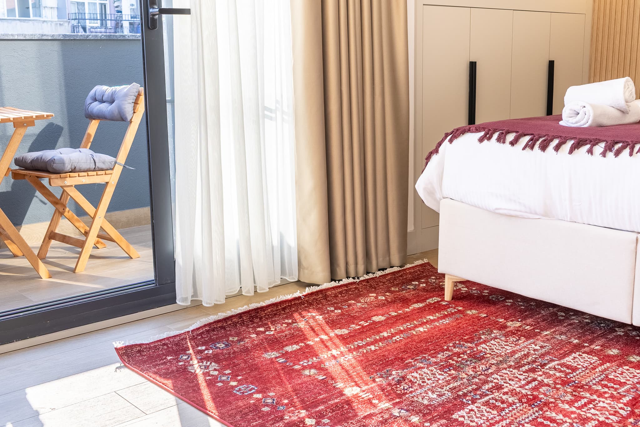 Modern & Bright 1BR Duplex  with Private Terrace ، شقة مفروشة في Beyoğlu, Istanbul — image 8