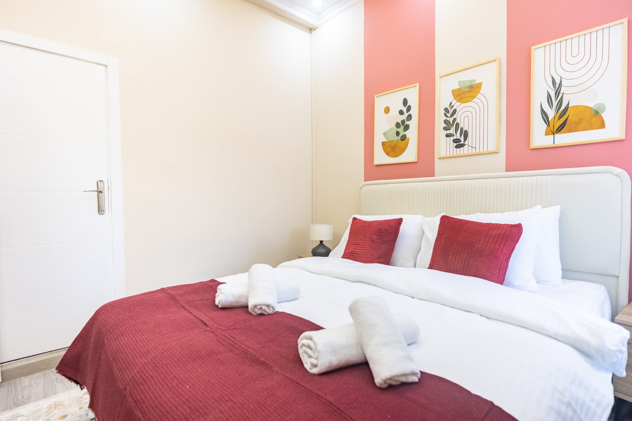 Elegant 2BR Stay | Explore Taksim, möbliertes Apartment in Beyoğlu, Istanbul — image 2