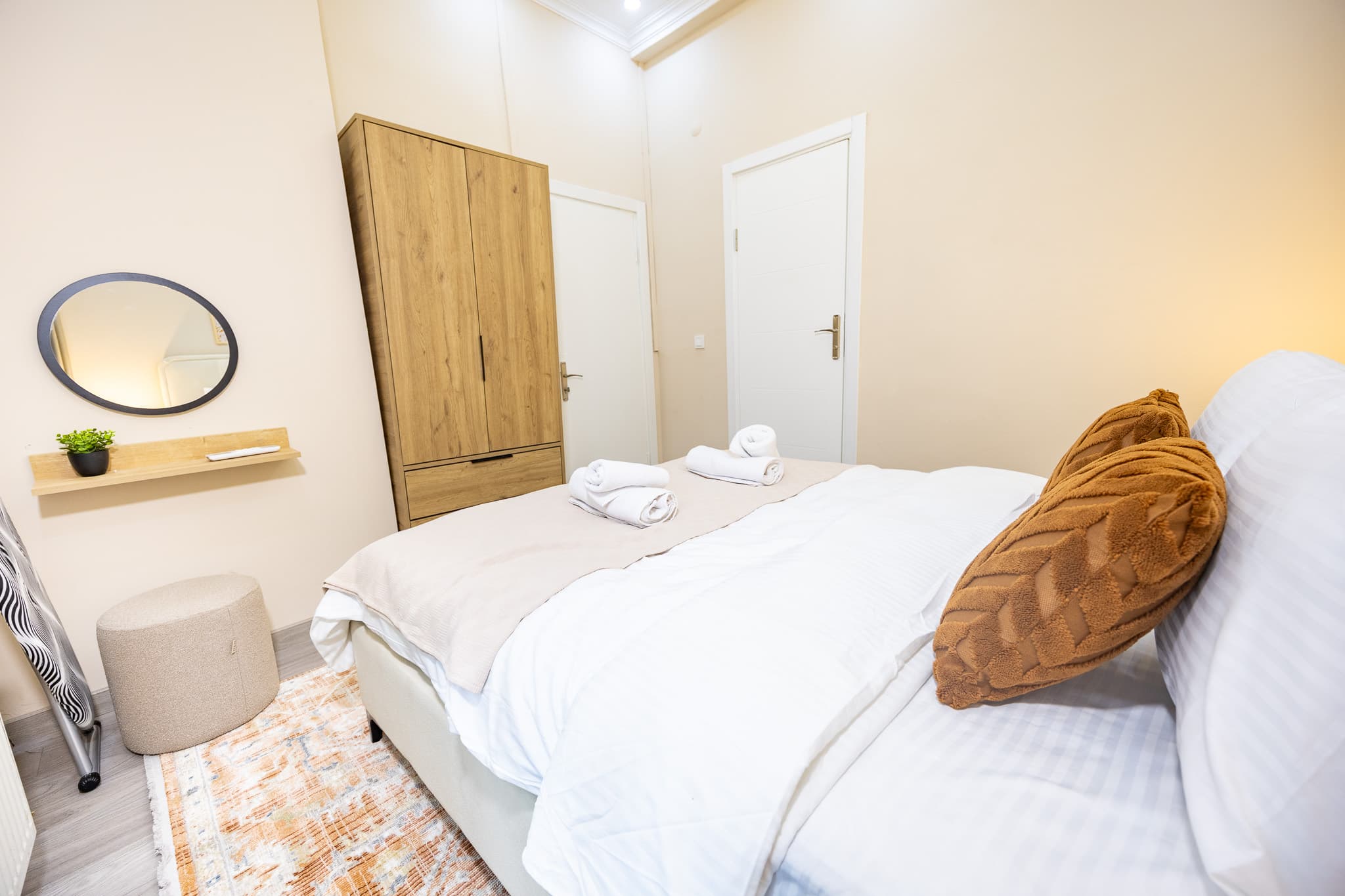 Bright & Modern 2 Bdr | Walk to Taksim, möbliertes Apartment in Beyoğlu, Istanbul — image 4