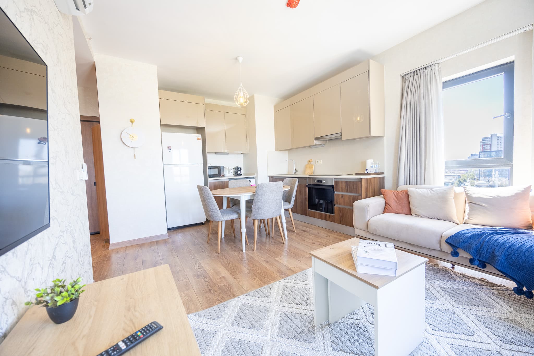Stylish &  Warm 1BR Apartment with City View, furnished apartment in Bağcılar, Istanbul — image 4