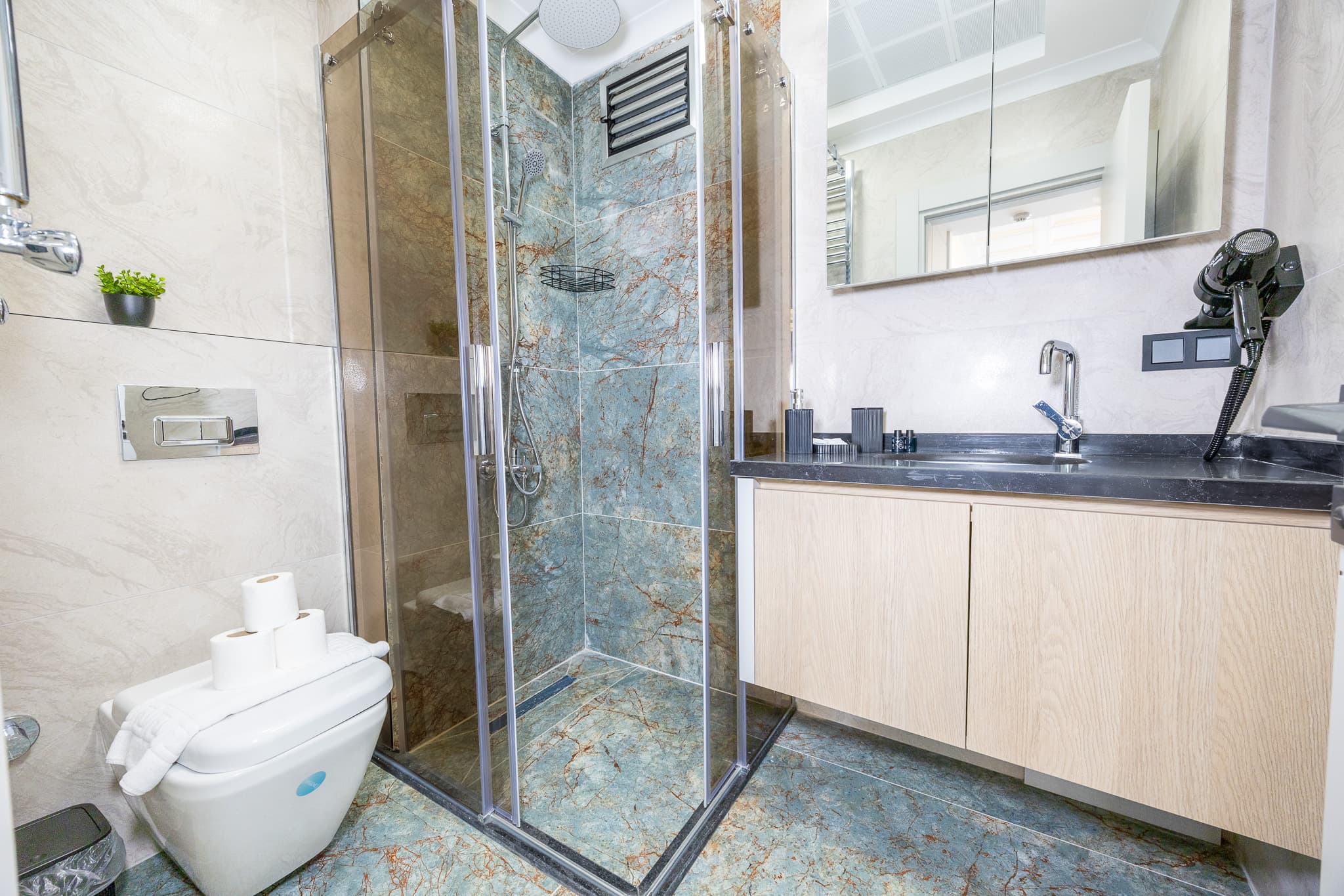 Elegant 1BR | Bright Modern Living، شقة مفروشة في Beyoğlu, Istanbul — image 13