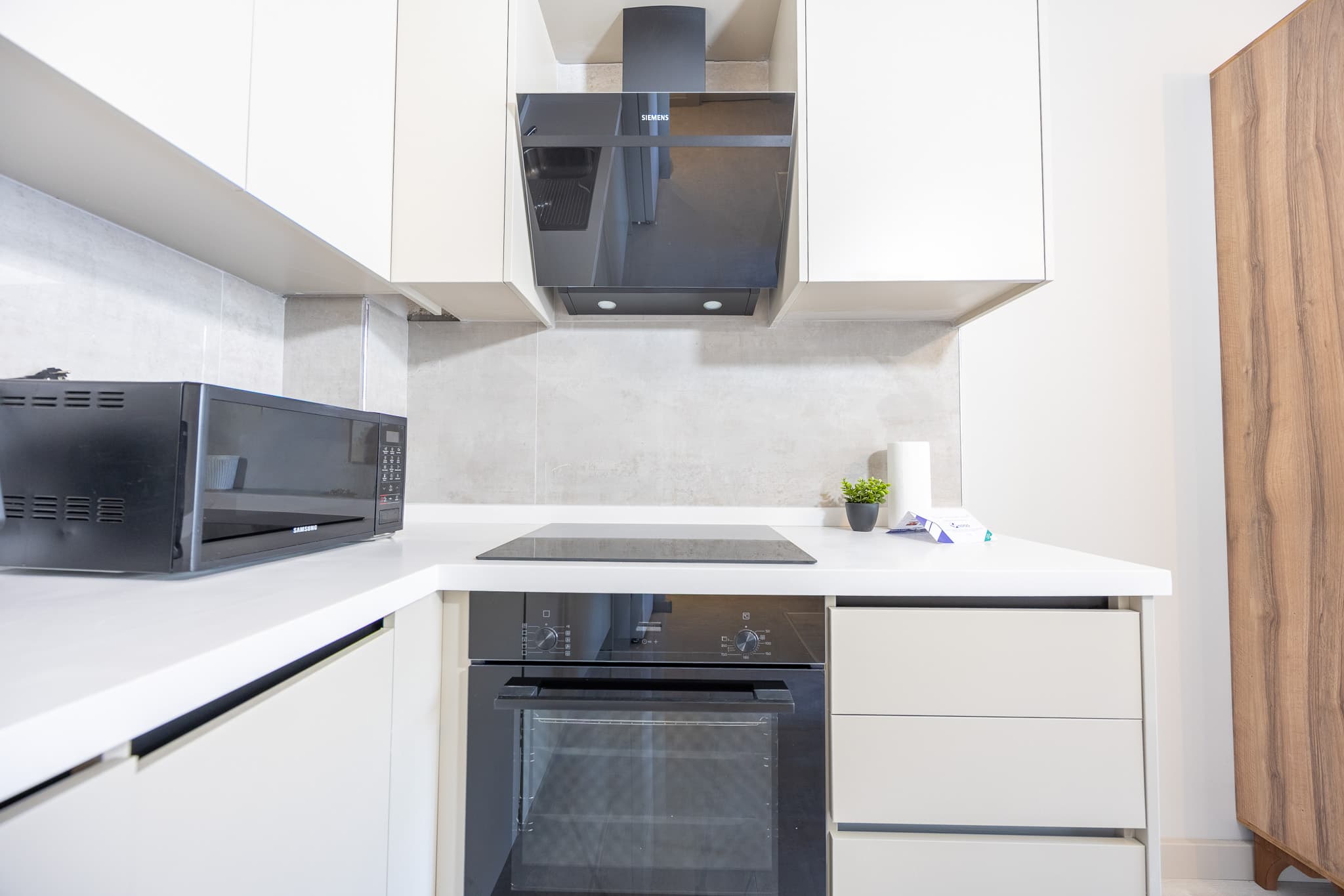 Relax Unwind: Inviting 1BR Apt, Cozy Interiors, apartamento amueblado en Küçükçekmece, Istanbul — image 13