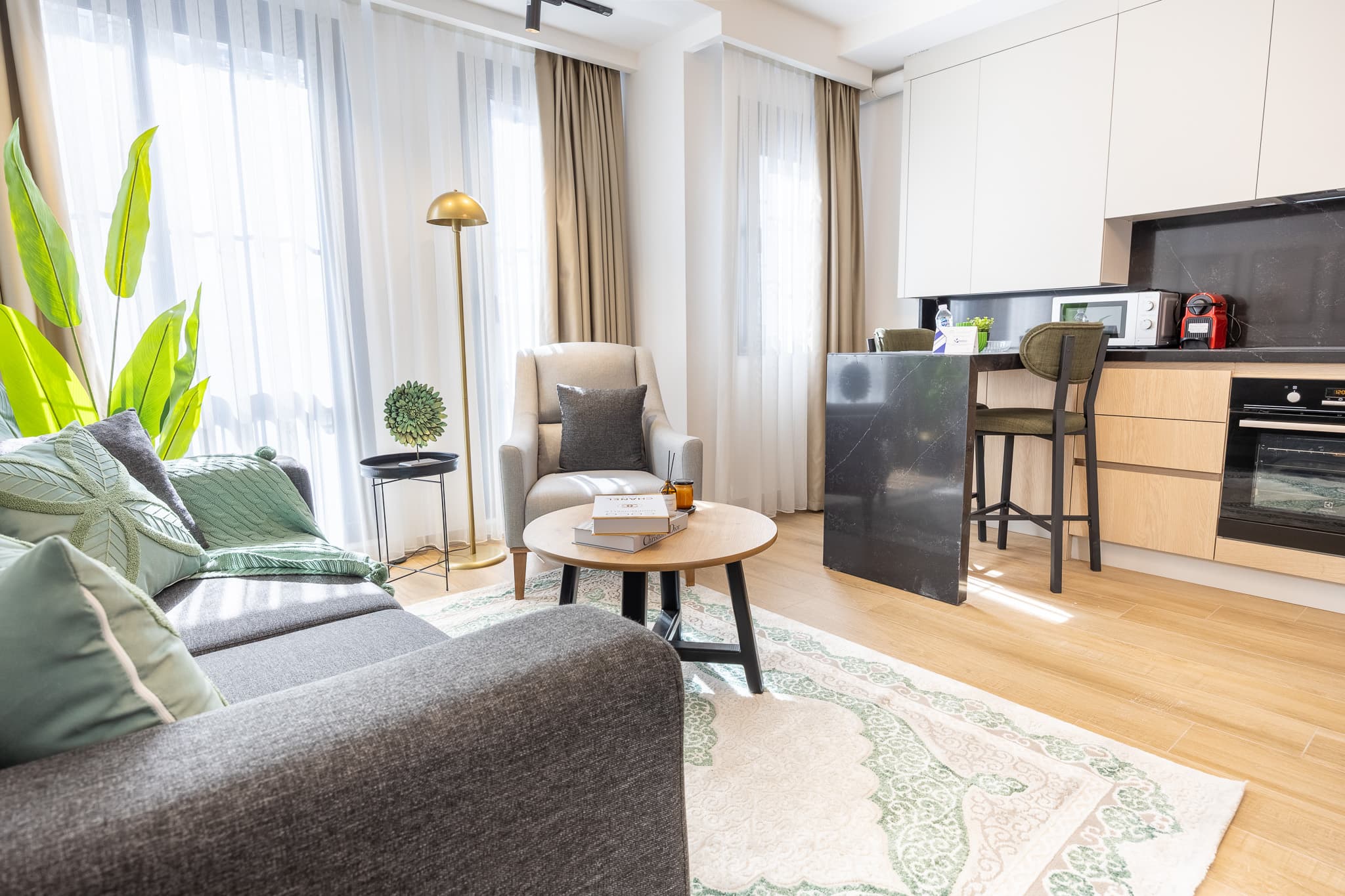 Elegant 1BR | Bright Modern Living، شقة مفروشة في Beyoğlu, Istanbul — image 7