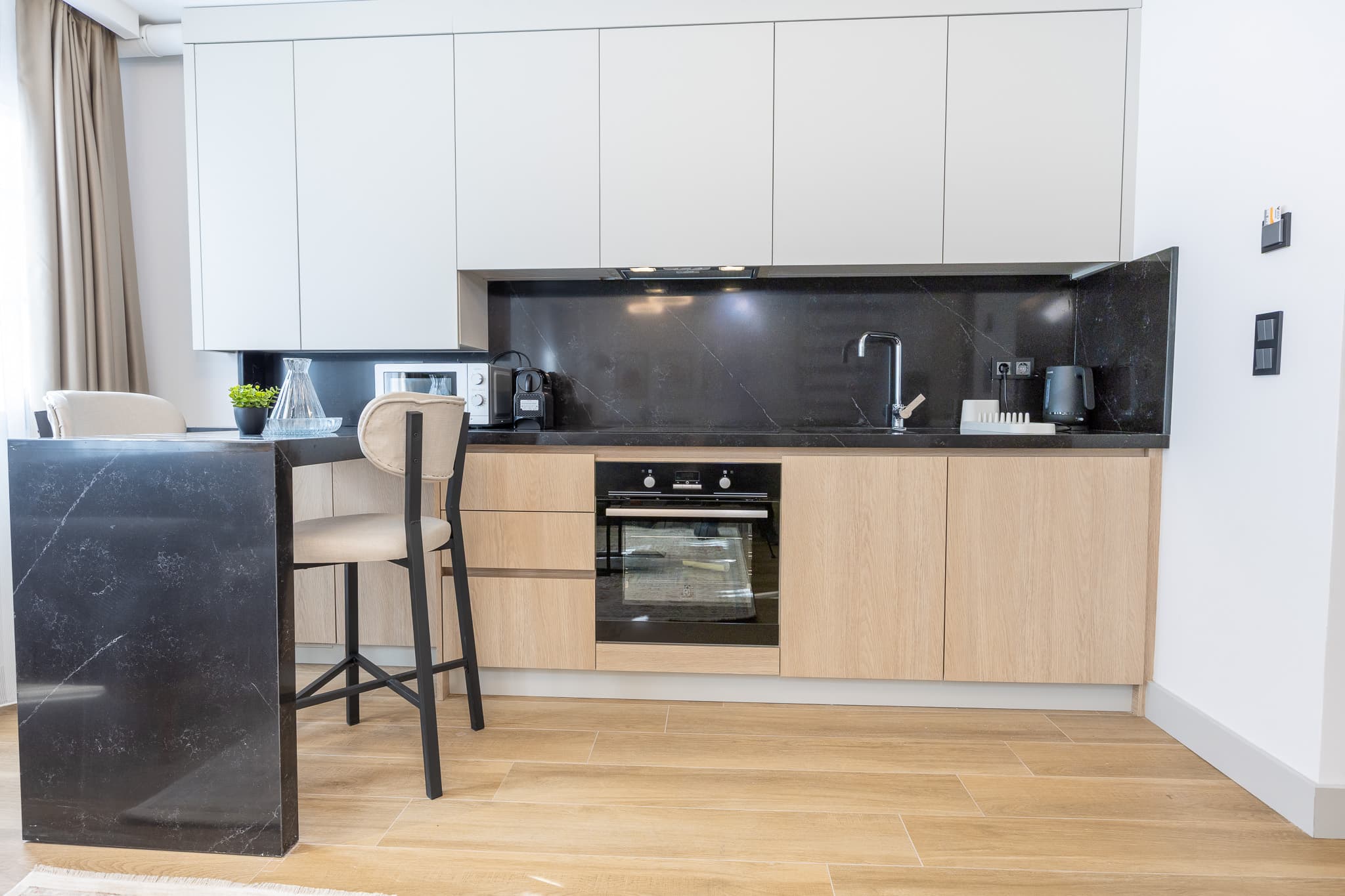 Modern & Bright 1BR Duplex  with Private Terrace ، شقة مفروشة في Beyoğlu, Istanbul — image 21