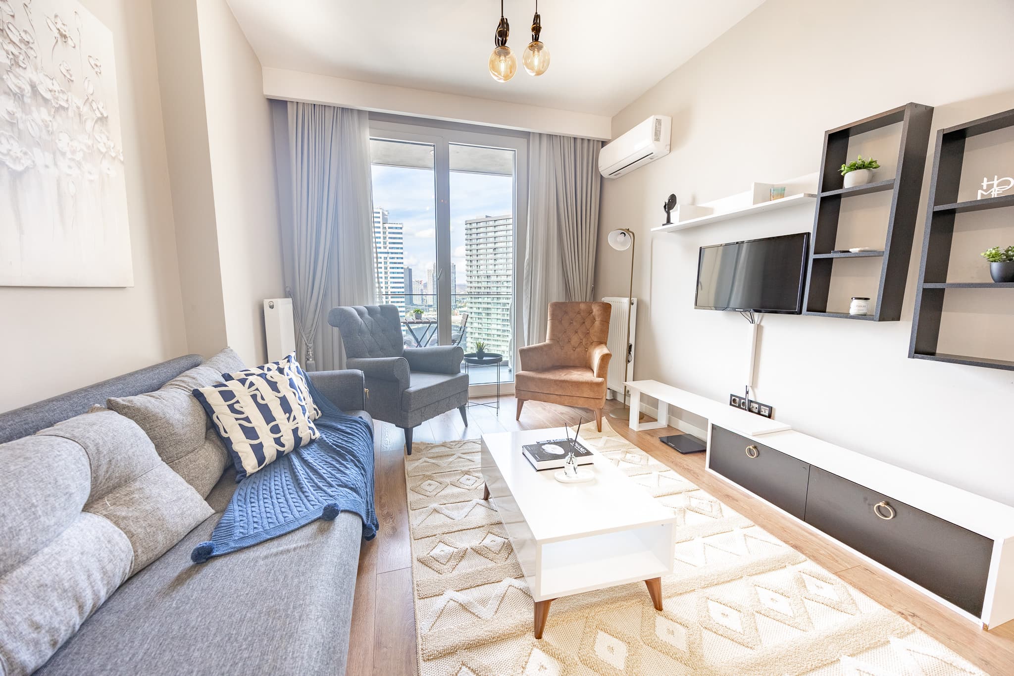  Modern  City Living - Your Urban Charm, furnished apartment in Bağcılar, Istanbul — image 2