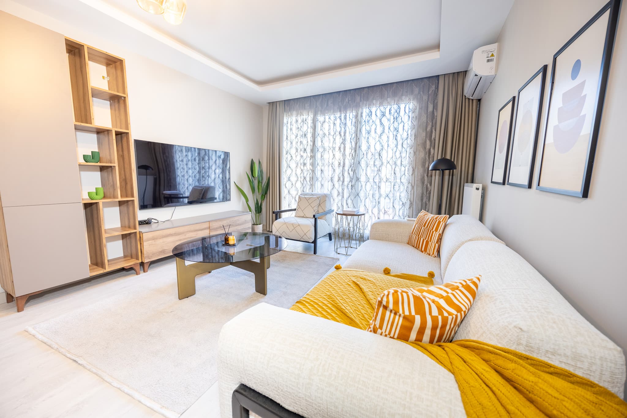 Relax Unwind: Inviting 1BR Apt, Cozy Interiors, möbliertes Apartment in Küçükçekmece, Istanbul