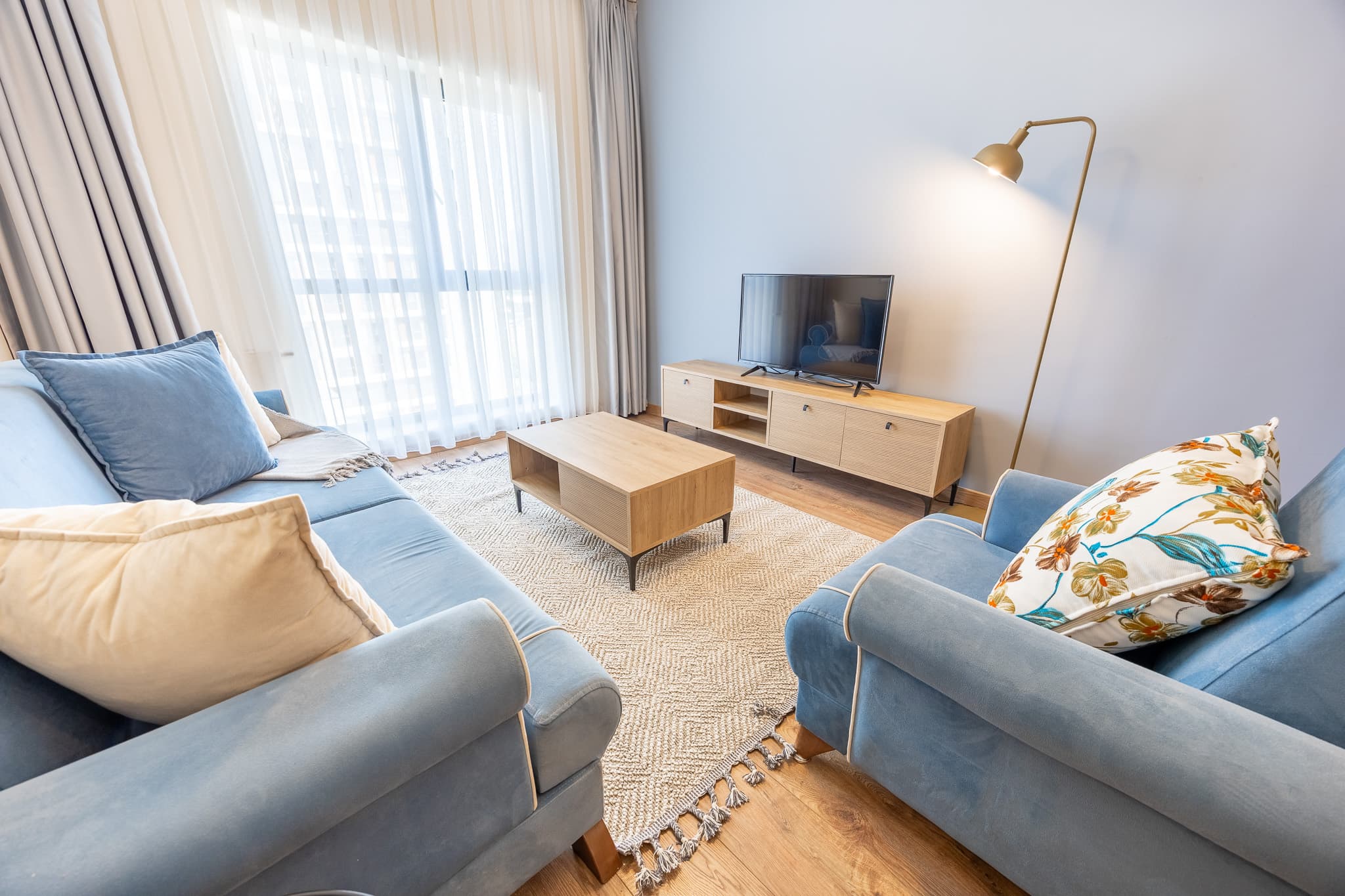 Spacious 1BR with City View | Next to 212 Outlet ، شقة مفروشة في Bağcılar, Istanbul — image 4