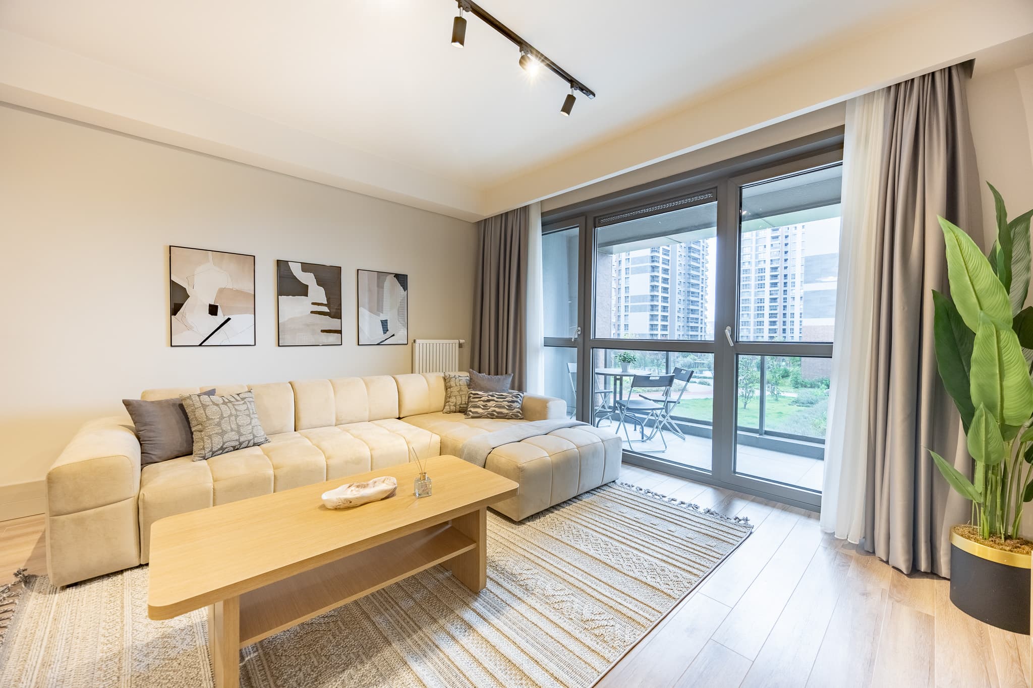 5. Levent Modern 2BR Apt , furnished apartment in Eyüpsultan, Istanbul — image 3
