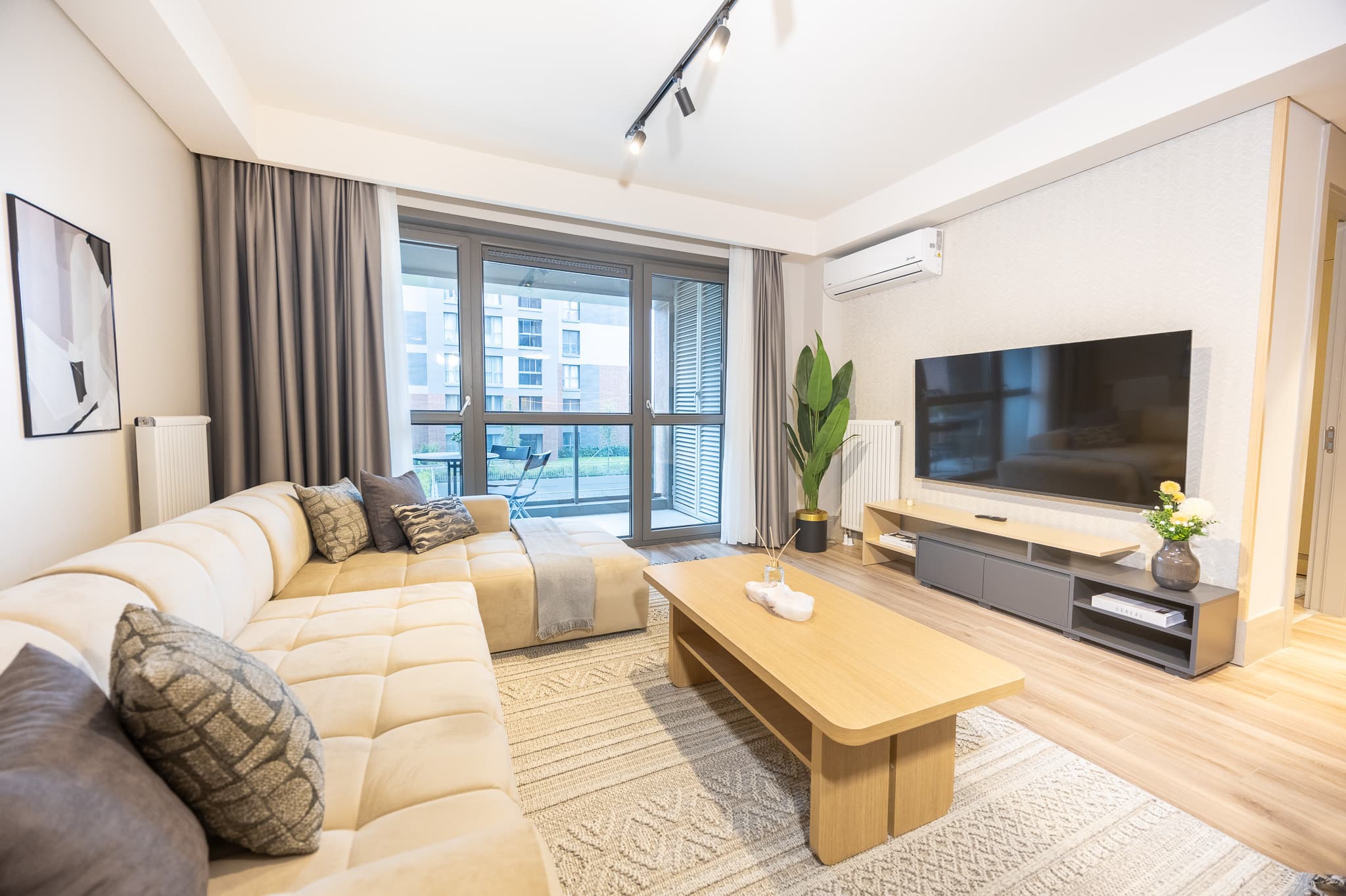 5. Levent Modern 2BR Apt , furnished apartment in Eyüpsultan, Istanbul — image 2