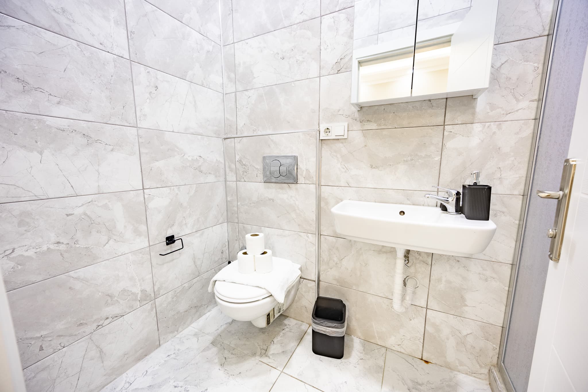 Bright & Modern 2 Bdr | Walk to Taksim, möbliertes Apartment in Beyoğlu, Istanbul — image 16