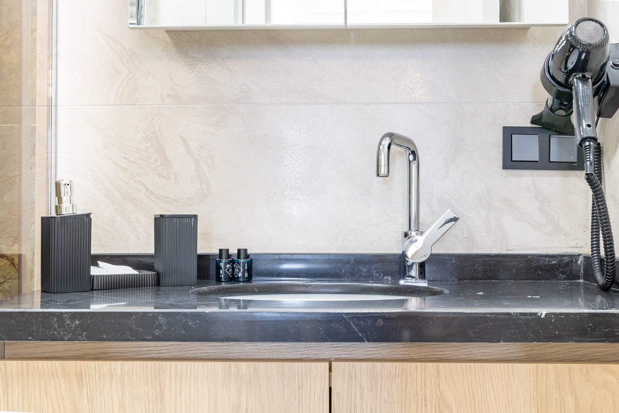 Stylish 1BR | Bright Modern Living, möbliertes Apartment in Beyoğlu, Istanbul — image 17