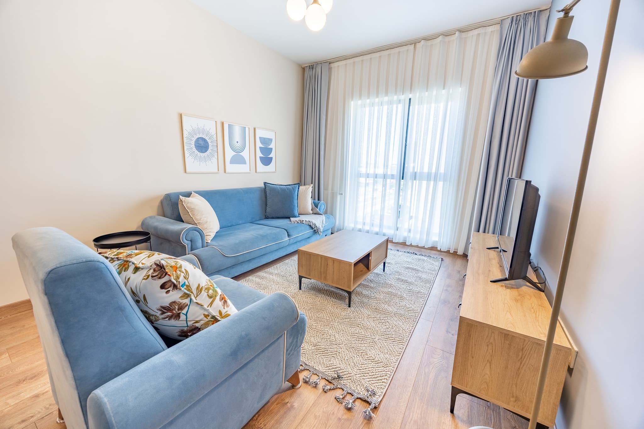 Spacious 1BR with City View | Next to 212 Outlet ، شقة مفروشة في Bağcılar, Istanbul — image 2