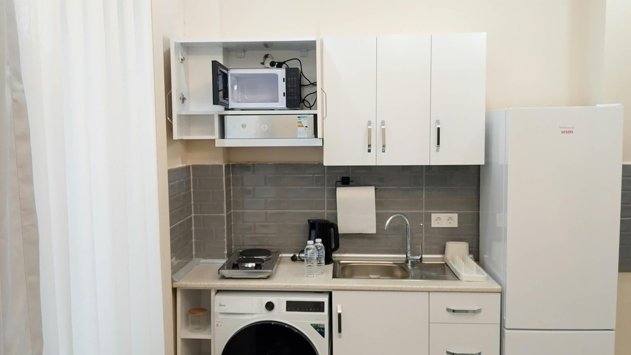 Elegant 2BR Stay | Explore Taksim, möbliertes Apartment in Beyoğlu, Istanbul — image 8