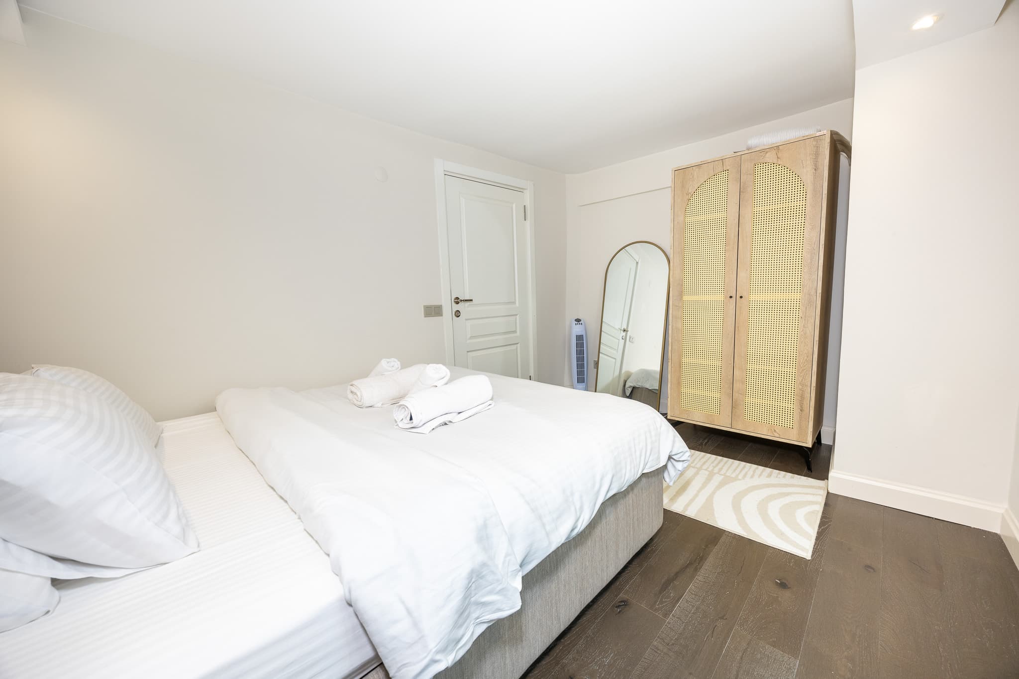 Elegant Duplex 4 BDR with Panoramic Bosphorus View, furnished apartment in Şişli, Istanbul — image 28