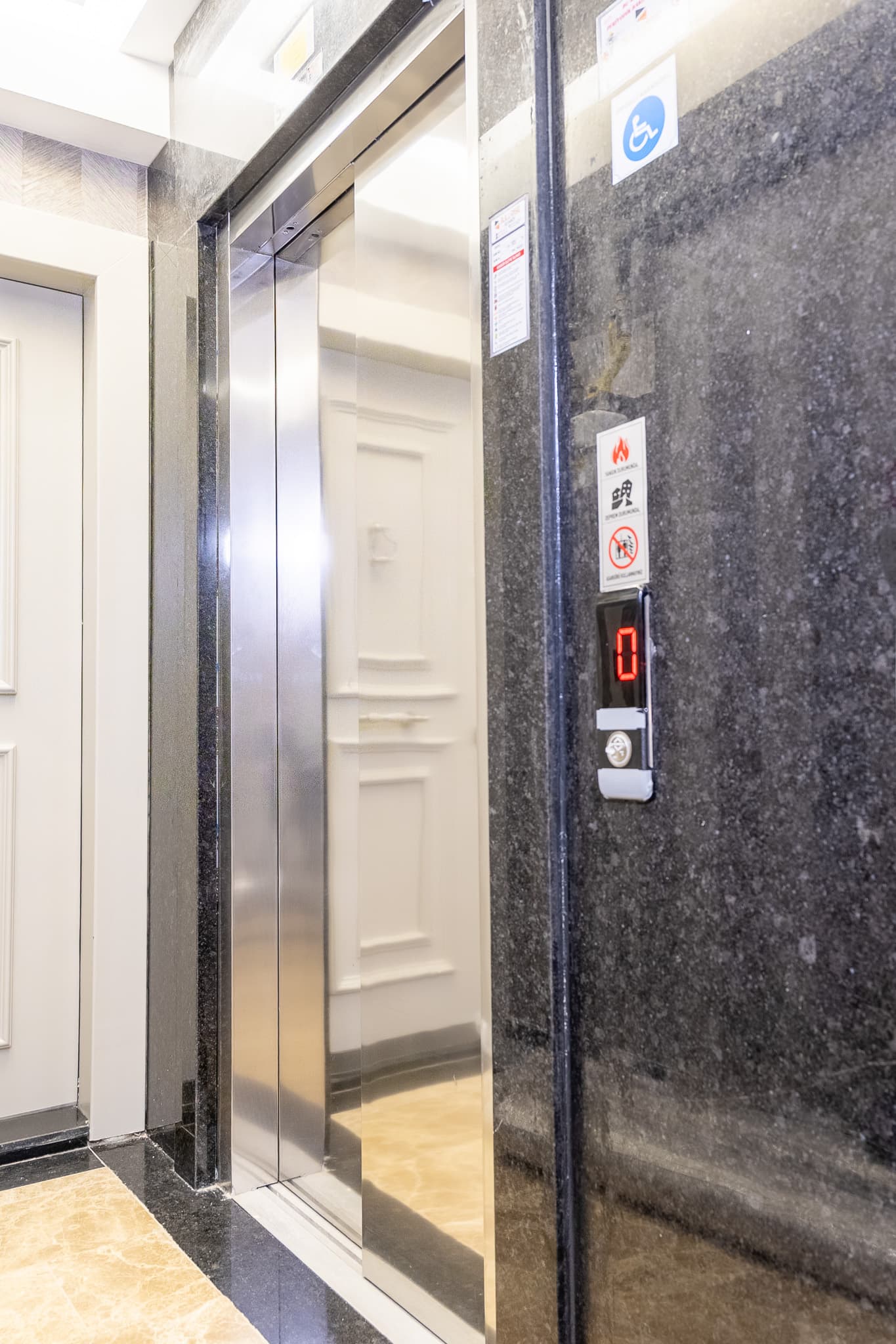 Modern & Bright 1BR Duplex  with Private Terrace ، شقة مفروشة في Beyoğlu, Istanbul — image 25