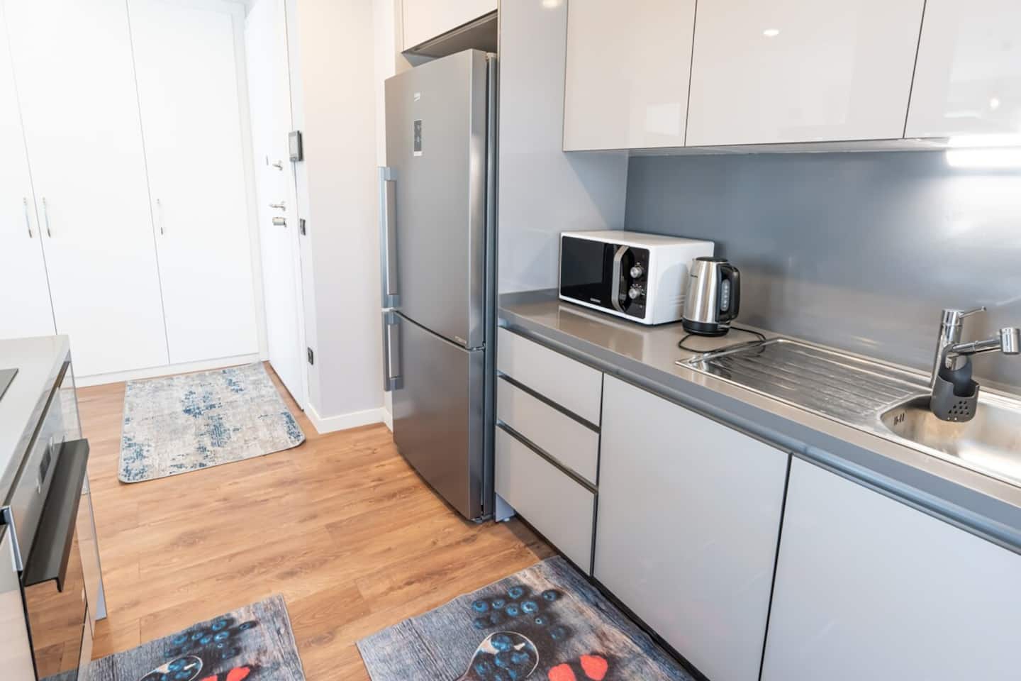 Stylish Retreat: Cozy 2BR Apt، شقة مفروشة في Bağcılar, Istanbul — image 6