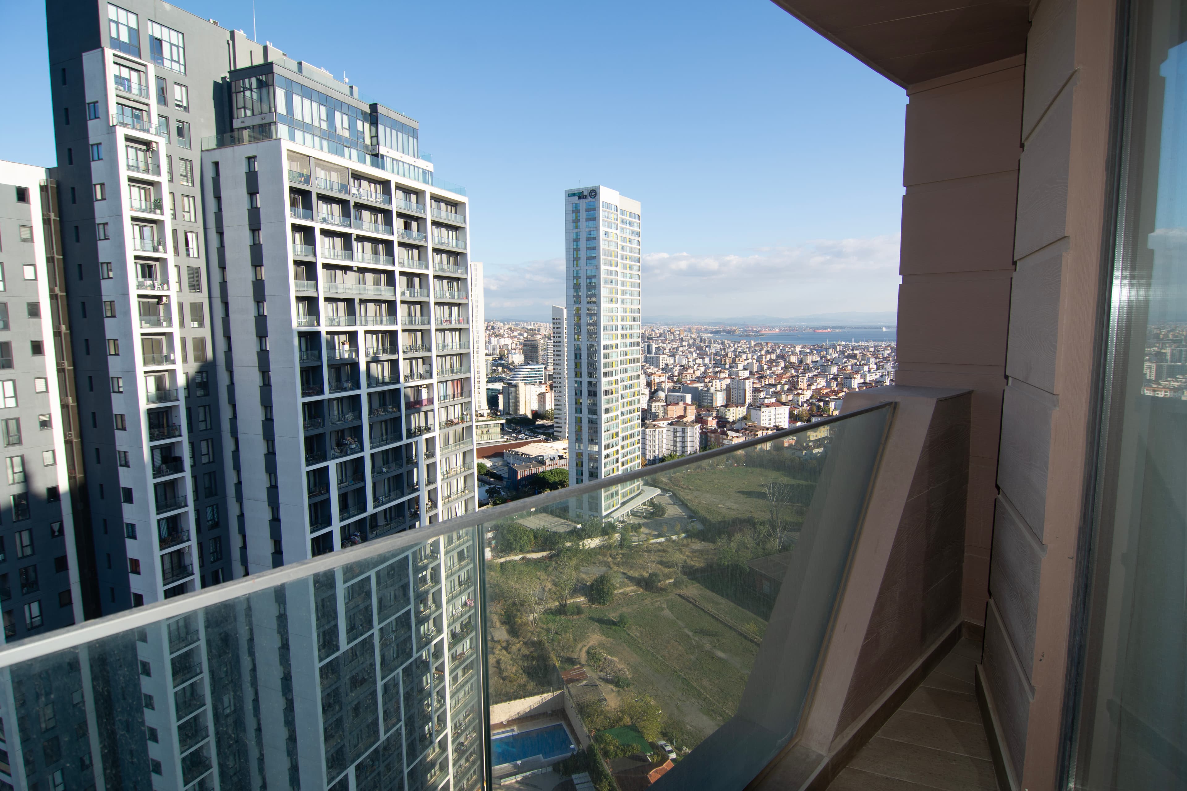 Seaview cozy apartment at the 22nd floor — image 7
