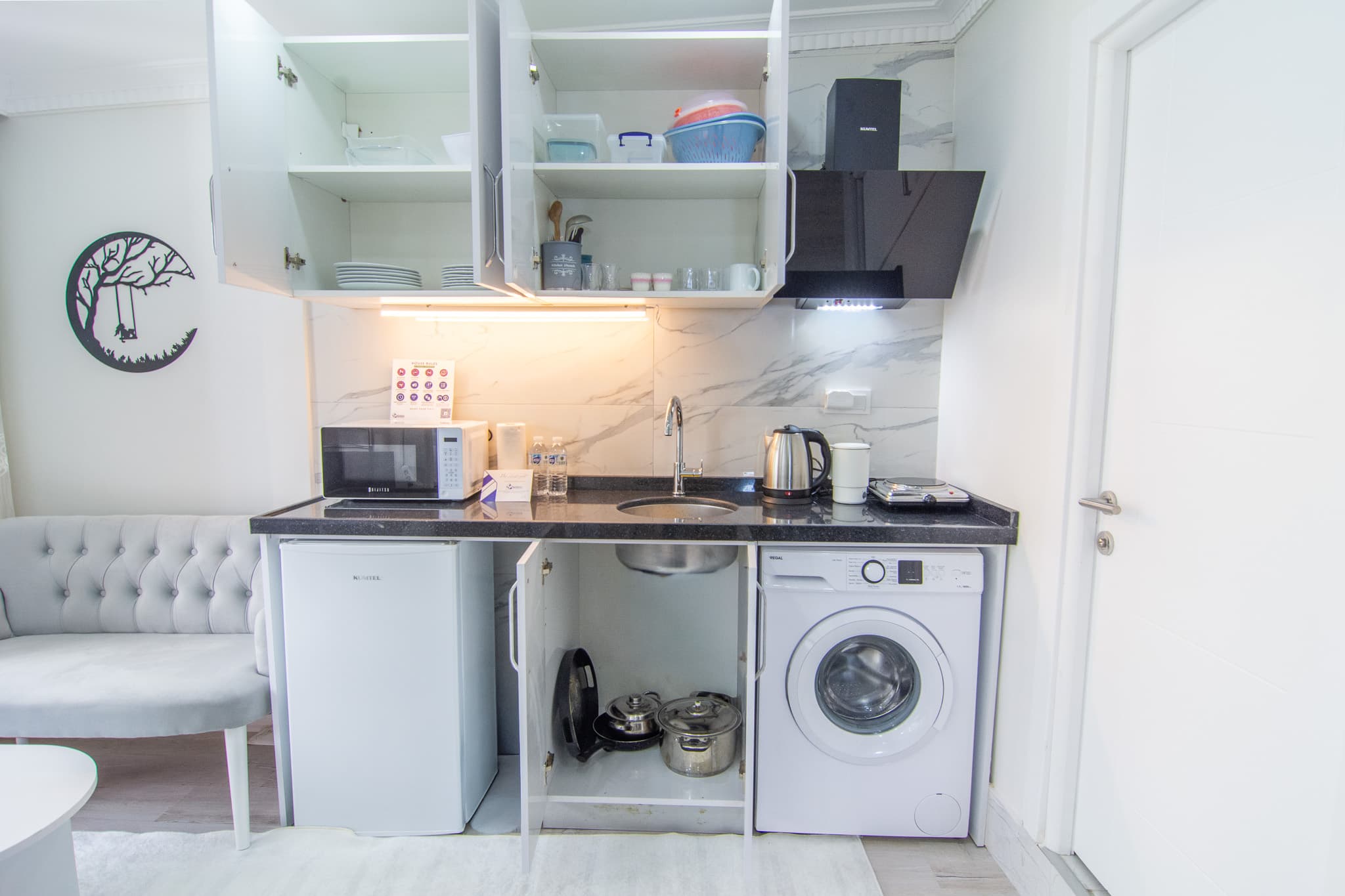 Cozy 1BR with Inviting Balcony، شقة مفروشة في Beylikdüzü, Istanbul — image 11