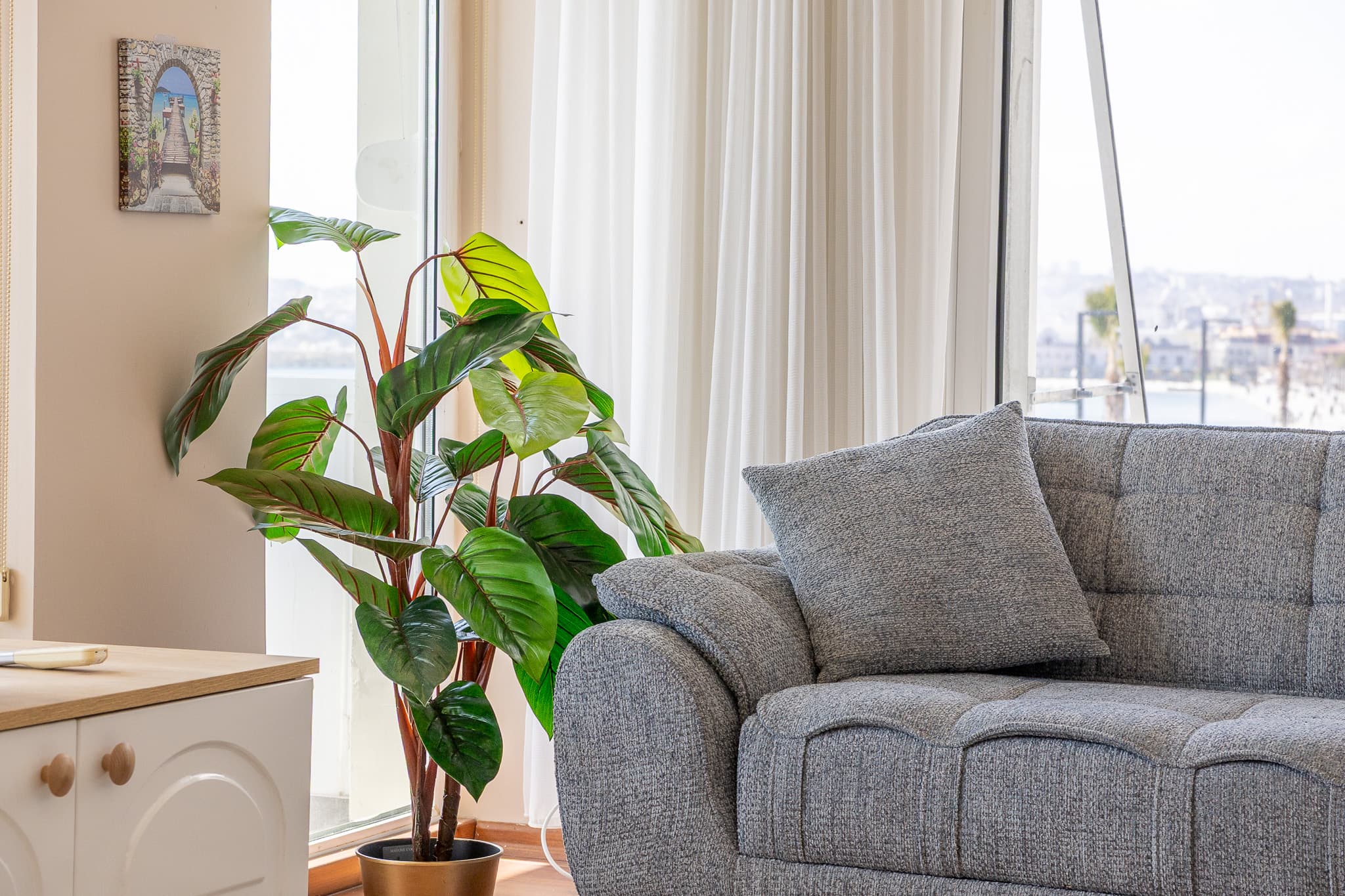 Seaside 3-Bedroom Duplex with Jacuzzi, möbliertes Apartment in Büyükçekmece, Istanbul — image 4