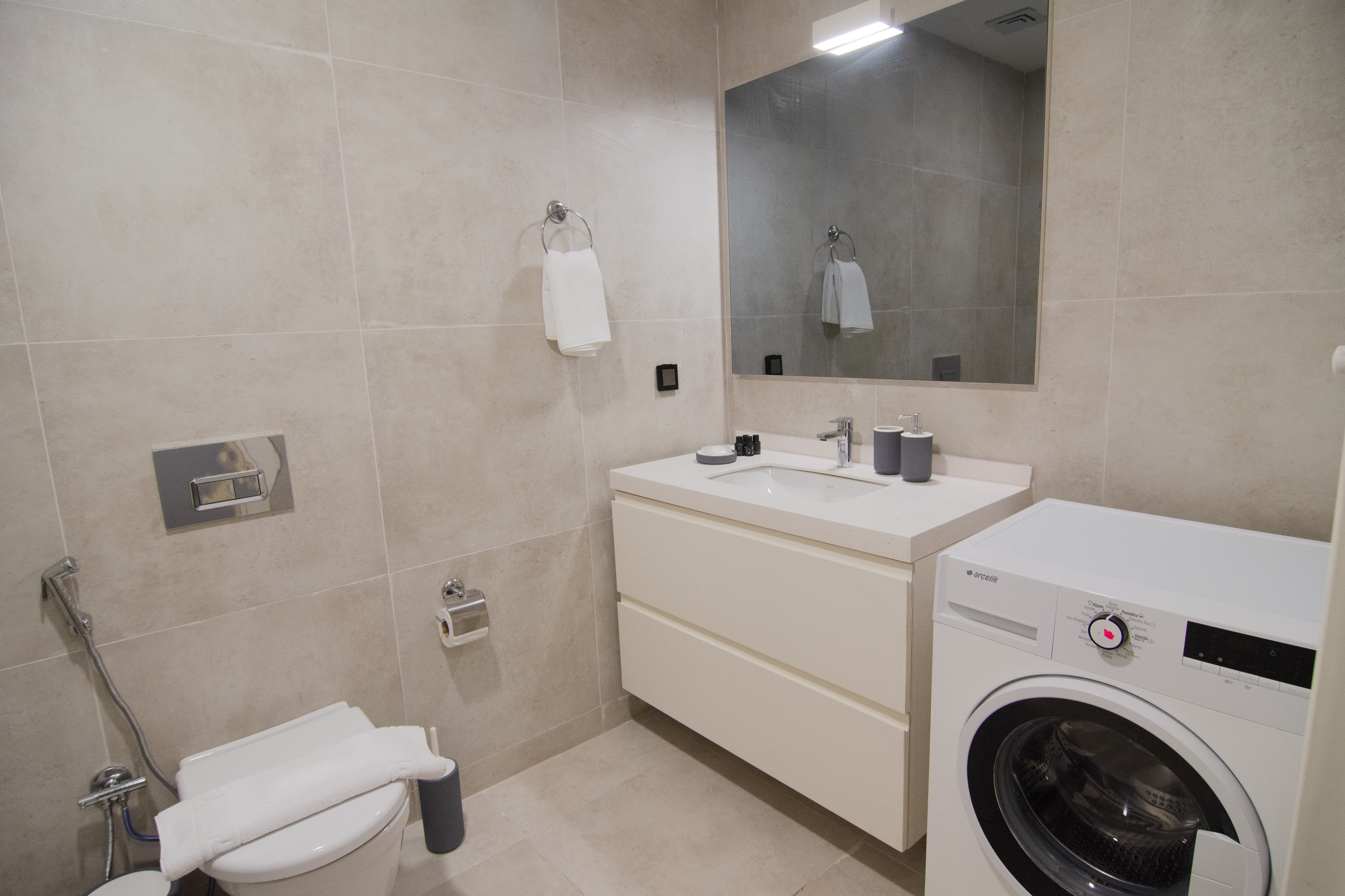 Cozy Retreat: Stylish 2BR Apt, möbliertes Apartment in Bağcılar, Istanbul — image 24