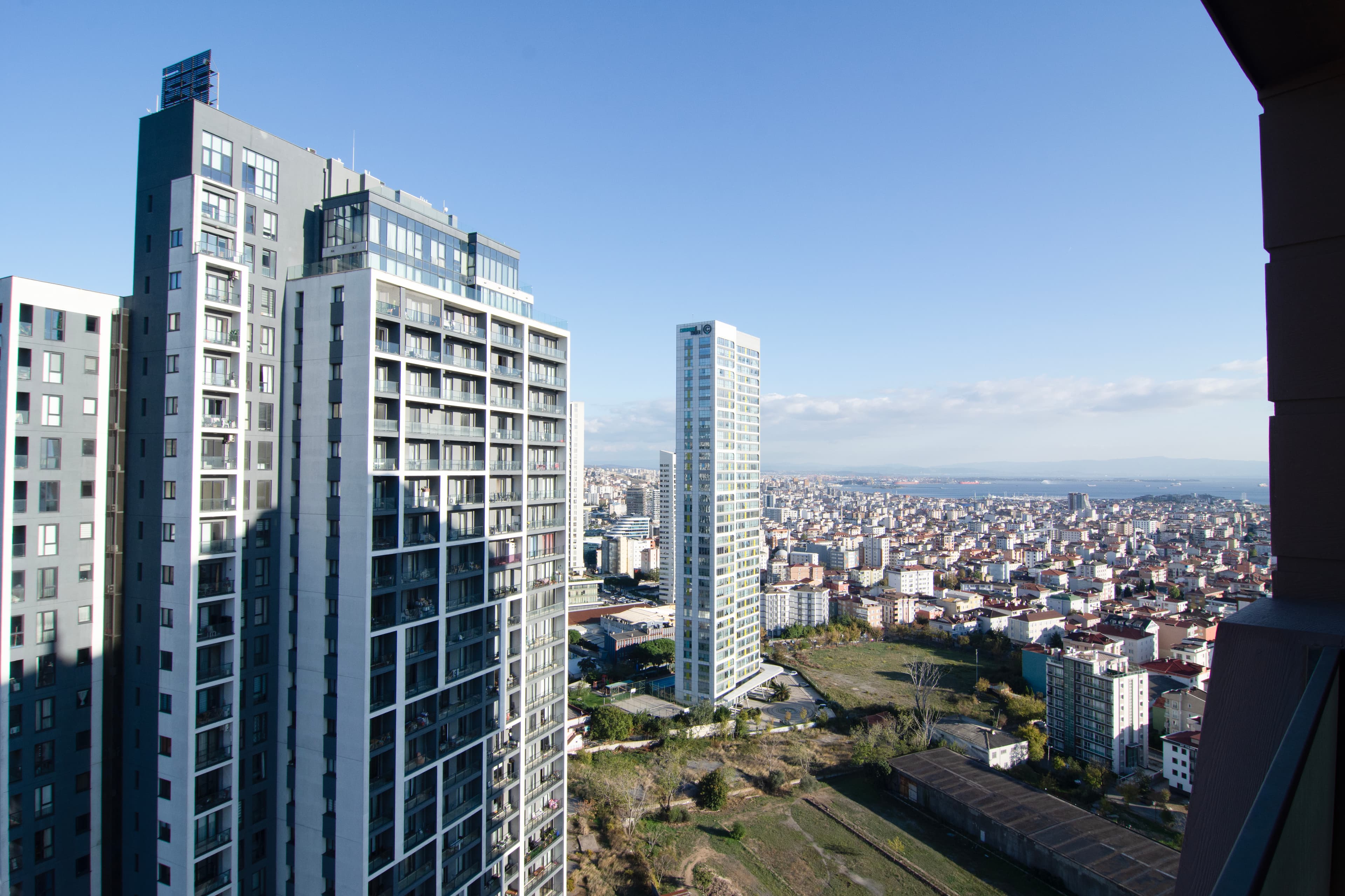 Seaview cozy apartment at the 22nd floor — image 8