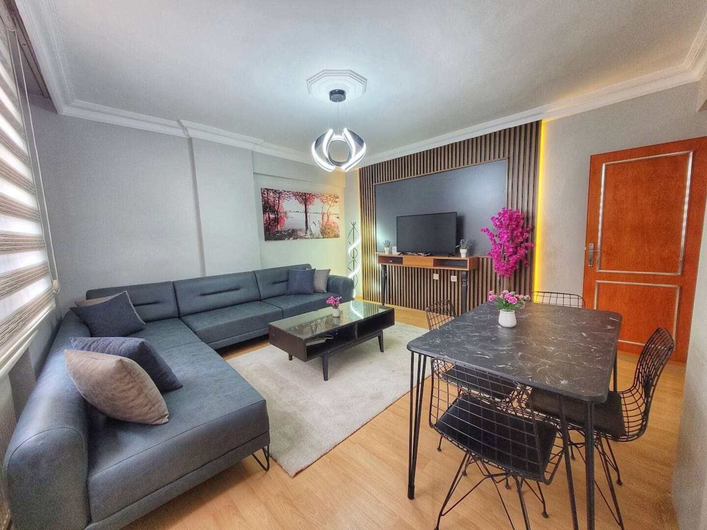 Spacious 3BR Retreat: Modern Comfort — image 2