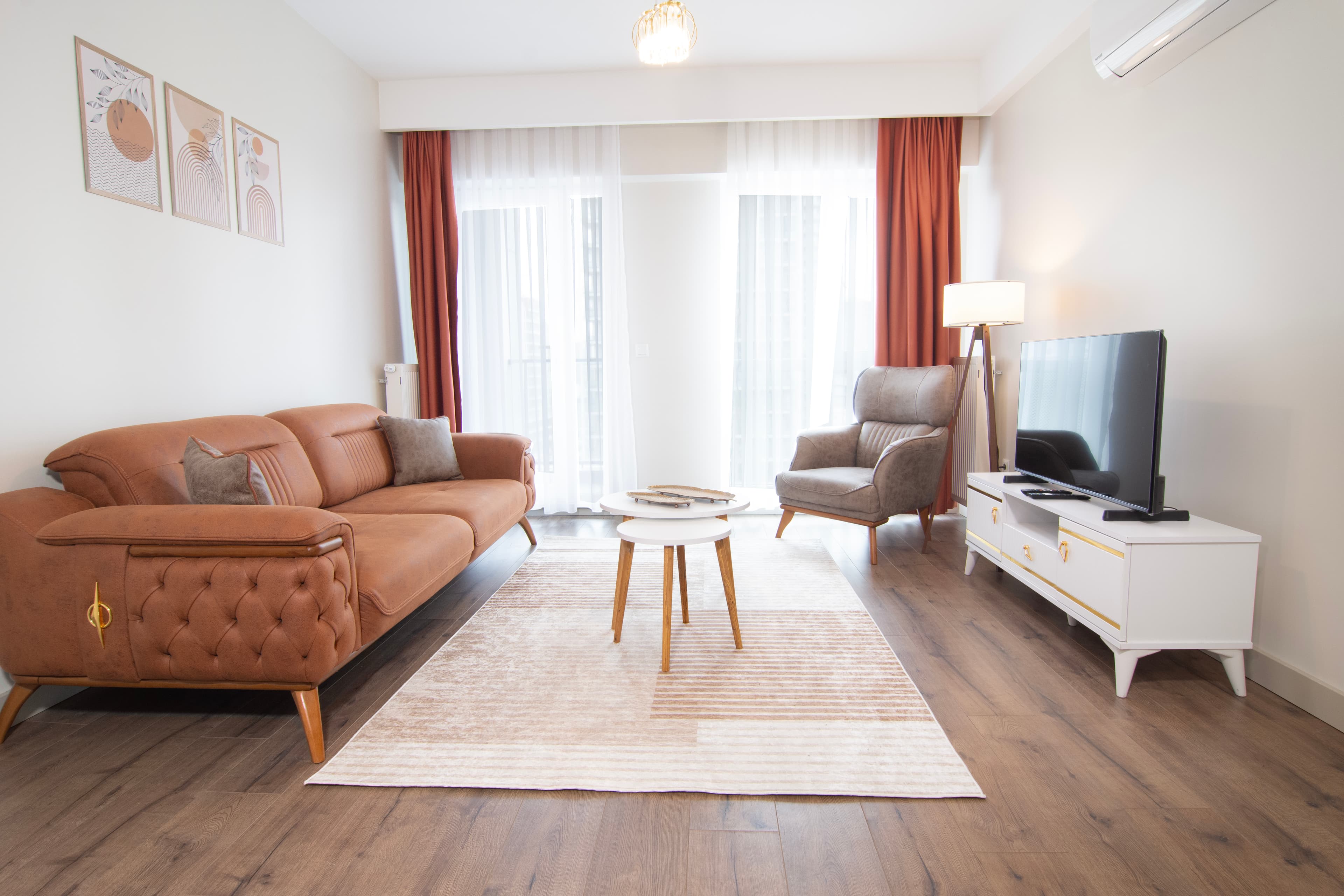 Family Home 2bedr with balcony — image 1
