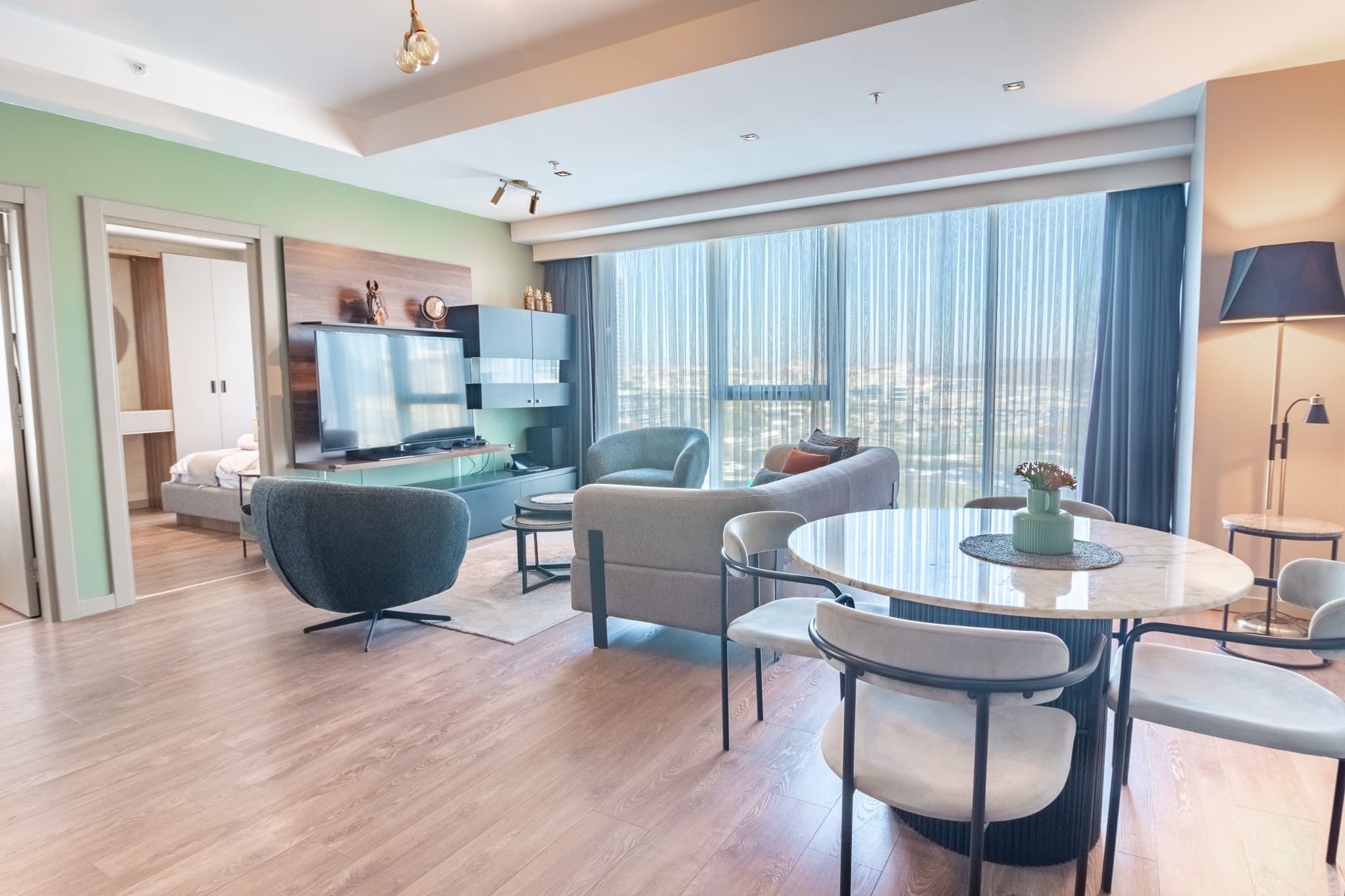 2-Bedroom Escape with city view, apartamento amueblado en Bağcılar, Istanbul — image 4