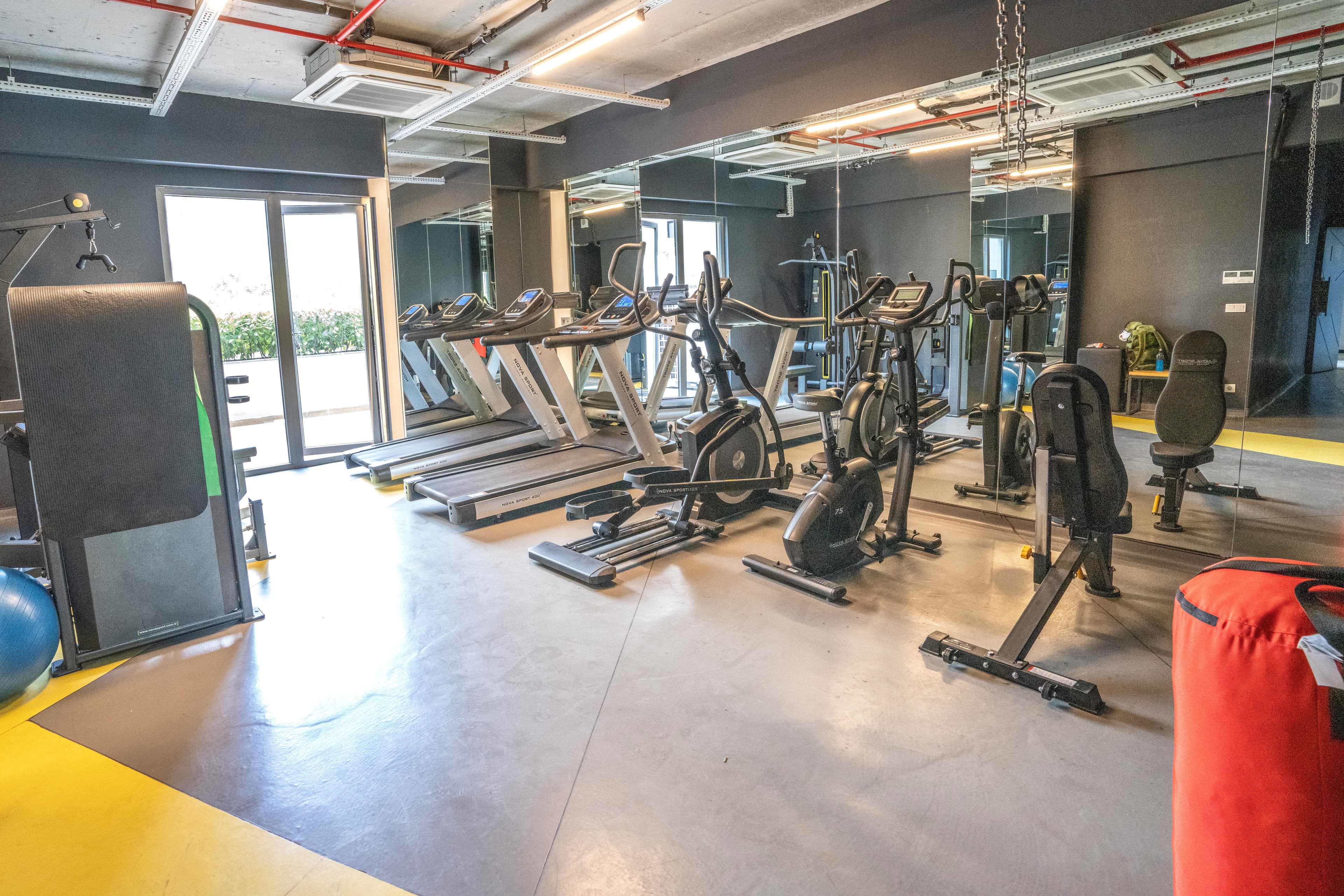 7th floor central 1-Bdr Apt  Wi-Fi/Pool/Gym - Image 36