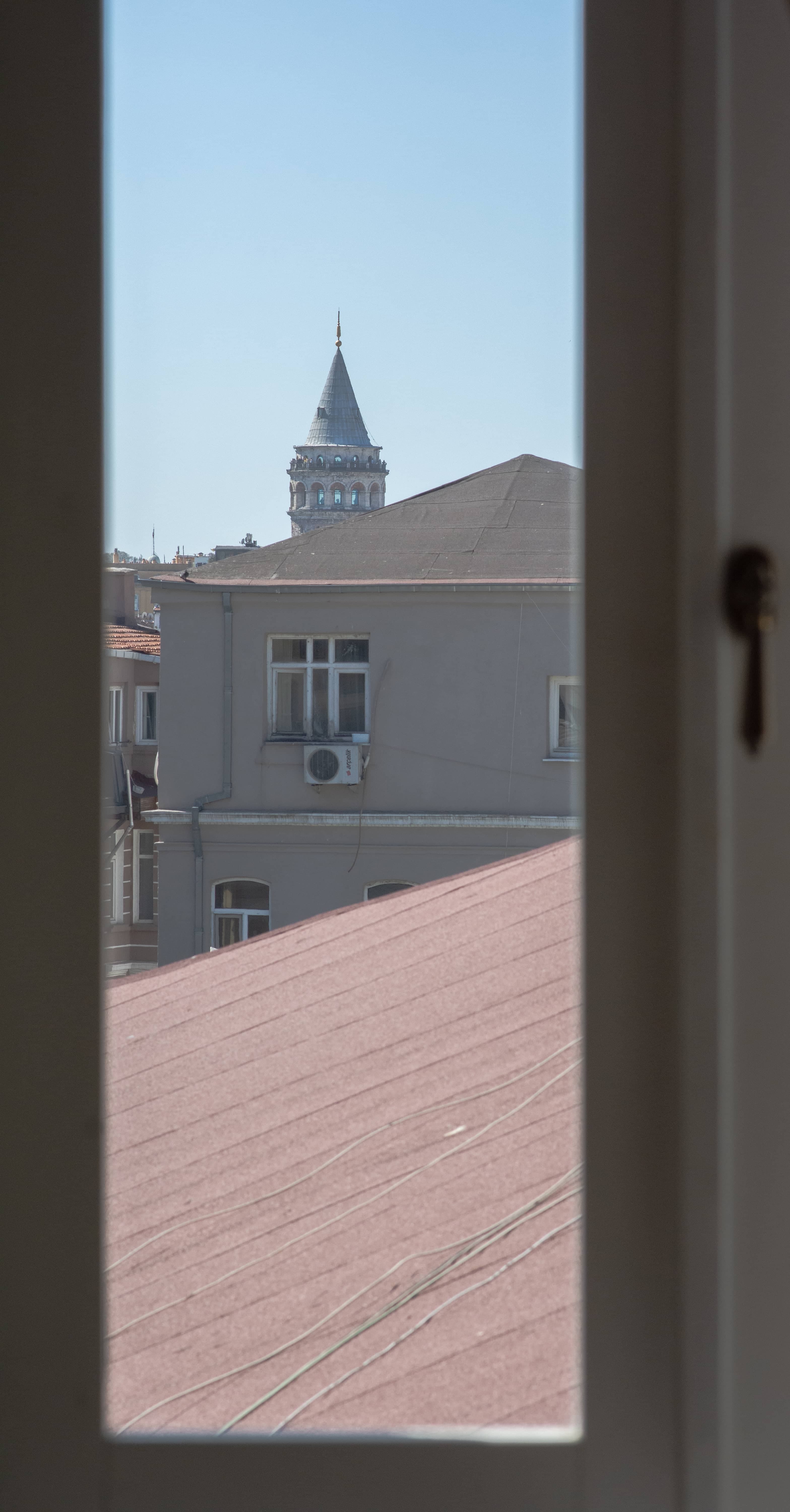 Stylish City Getaway-Explore the Urban Delights, möbliertes Apartment in Beyoğlu, Istanbul — image 15