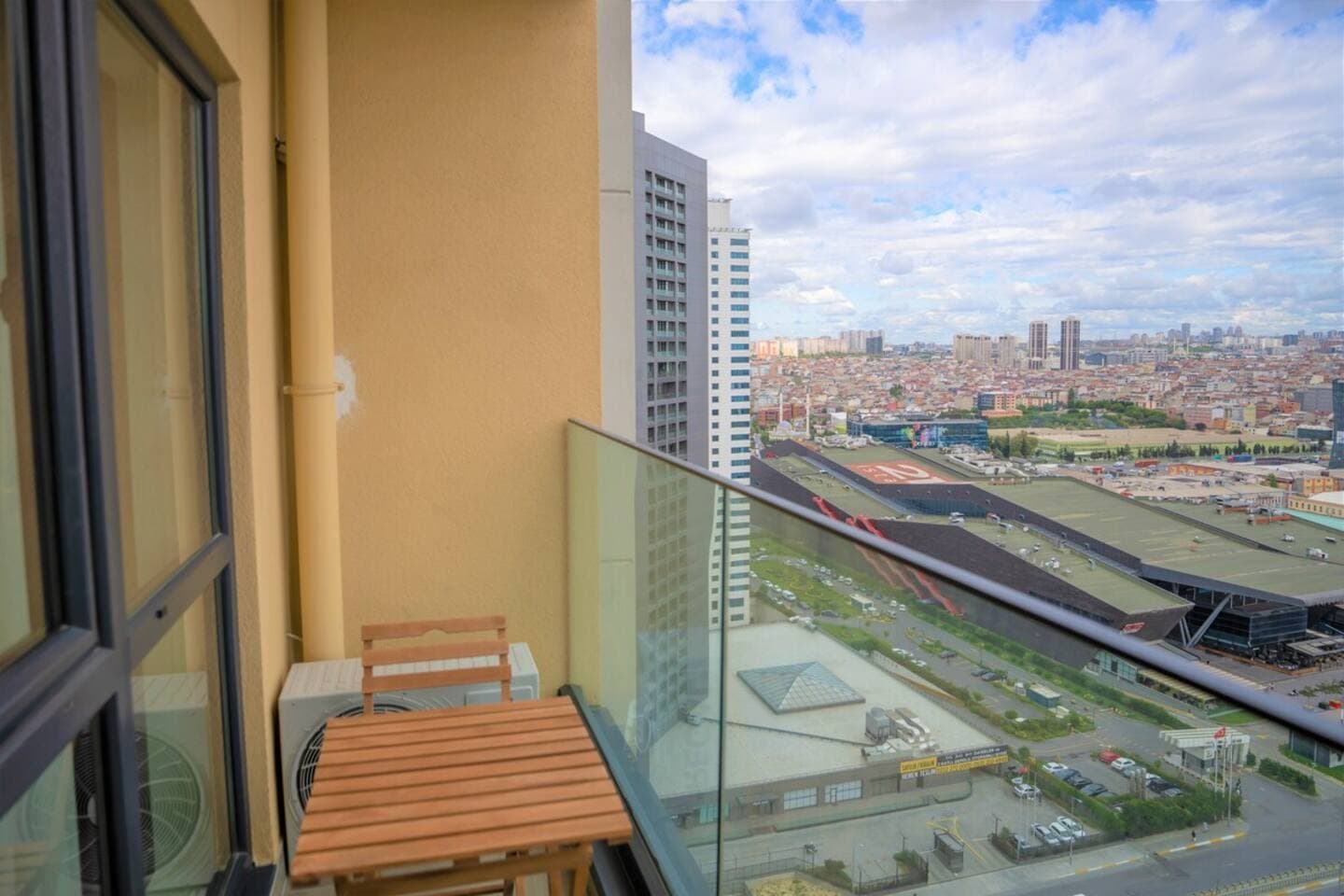 Charming and Cozy 1-Bedroom: Explore the City — image 10