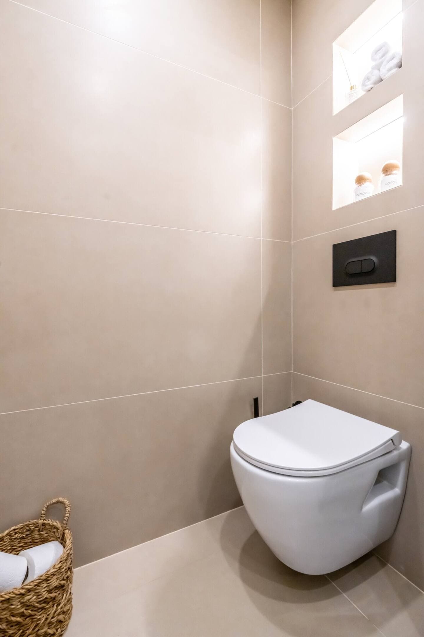 Charming City Apt - near Axis Mall - Image 11