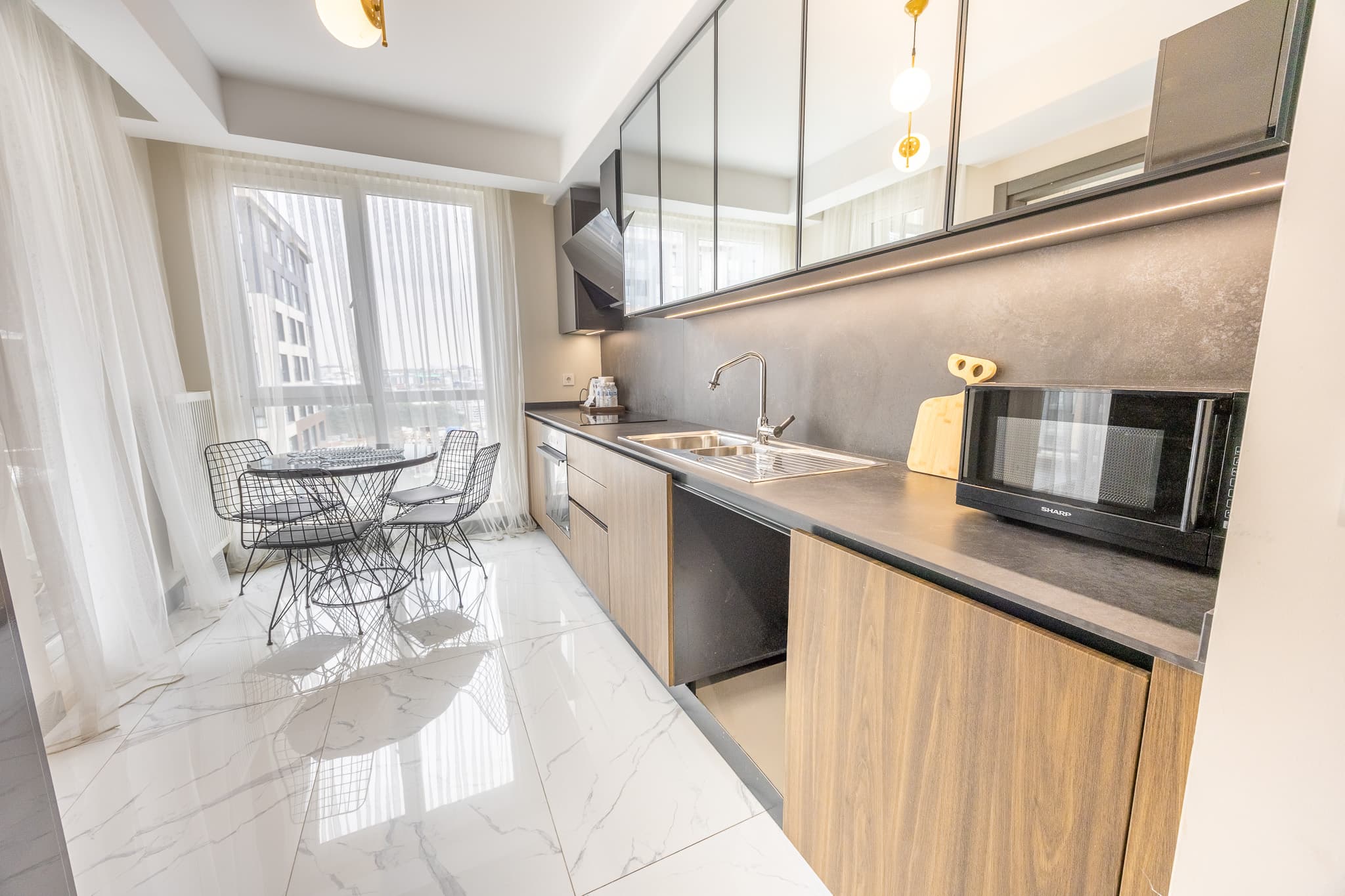 Elegant 3 bdr apartment with balcony  — image 27