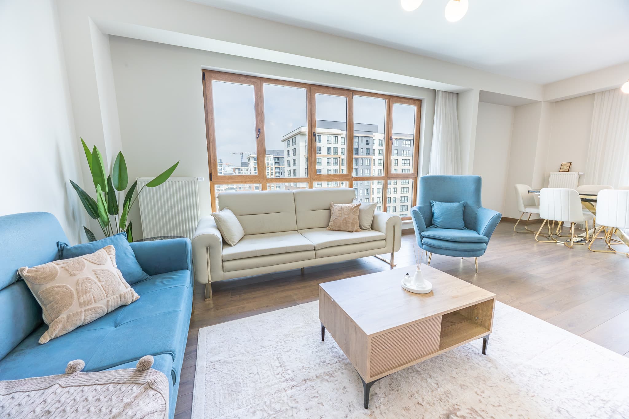 Elegant 3 bdr apartment with balcony  — image 36