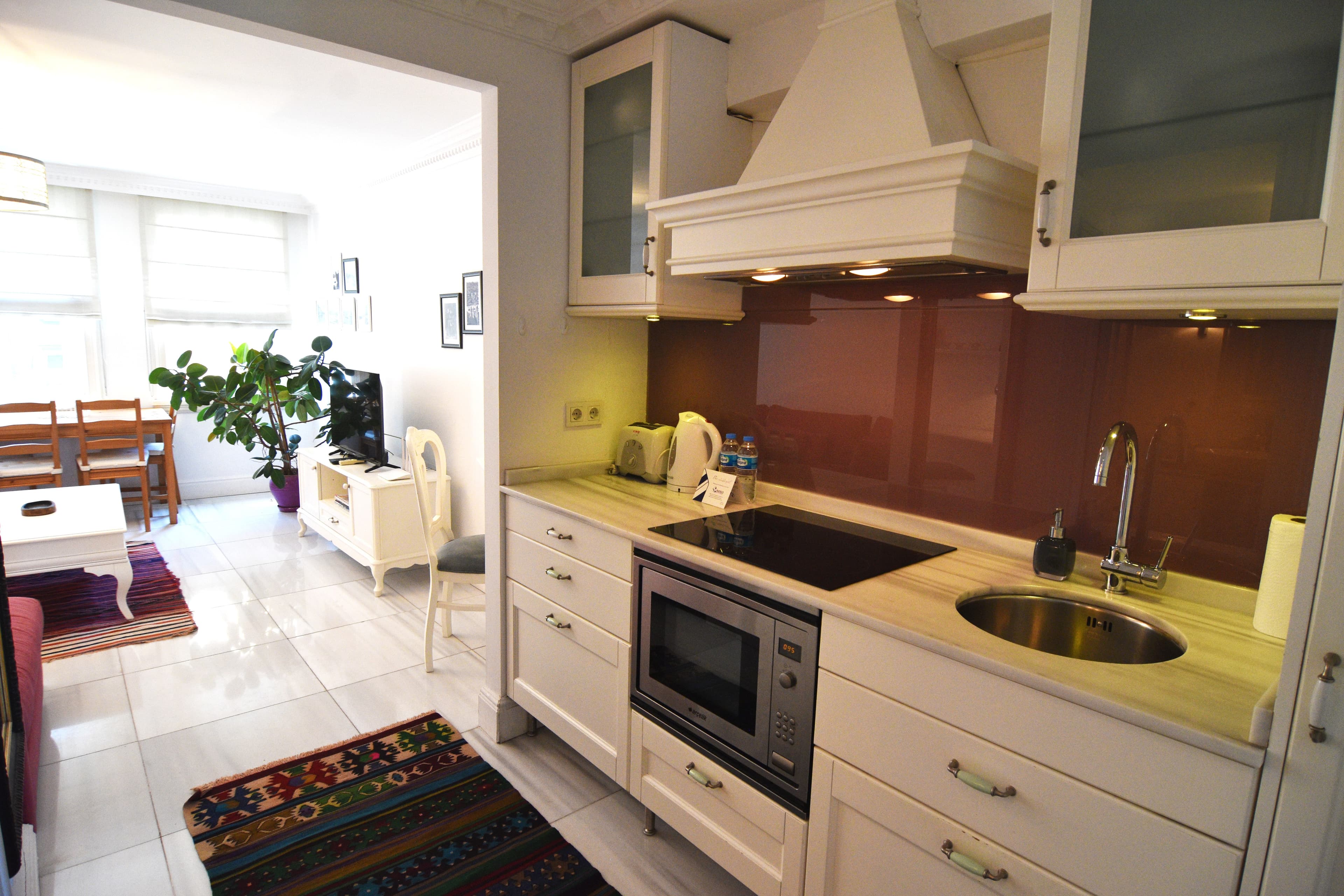 Cozy 1-Bdr Apartment in Cihangir Neighborhood, furnished apartment in Beyoğlu, Istanbul — image 10