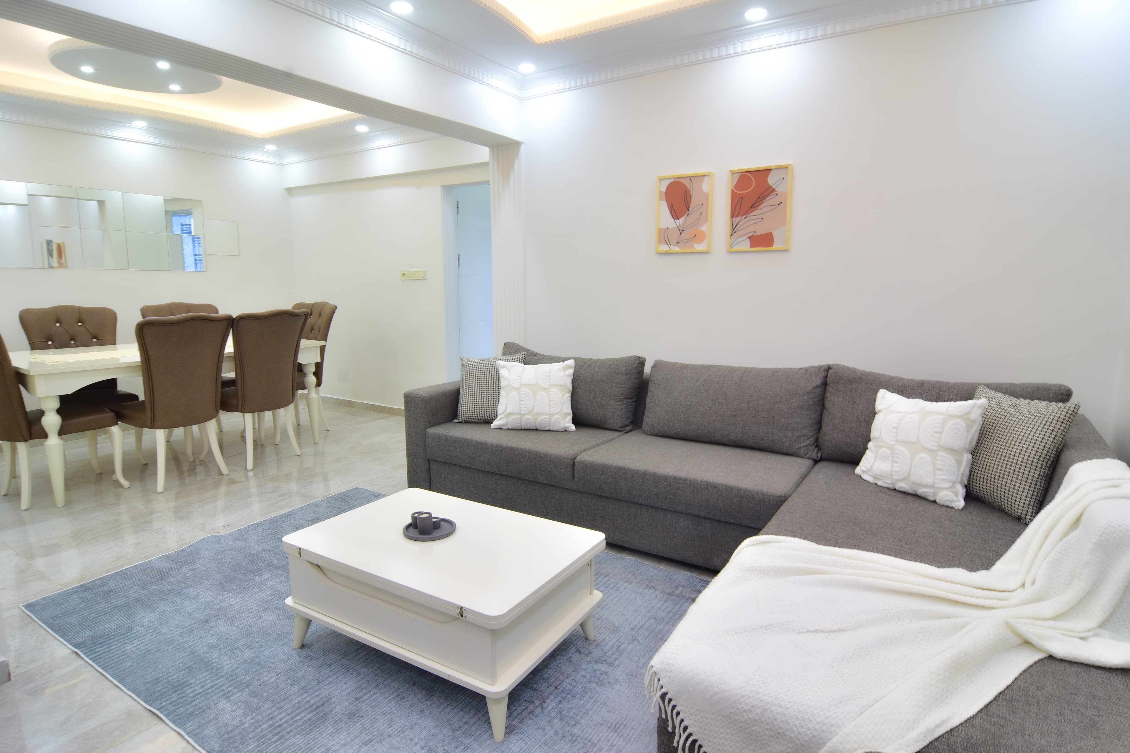 Bright 2BR Home with outdoor garden and  BBQ , furnished apartment in Beylikdüzü, Istanbul — image 2